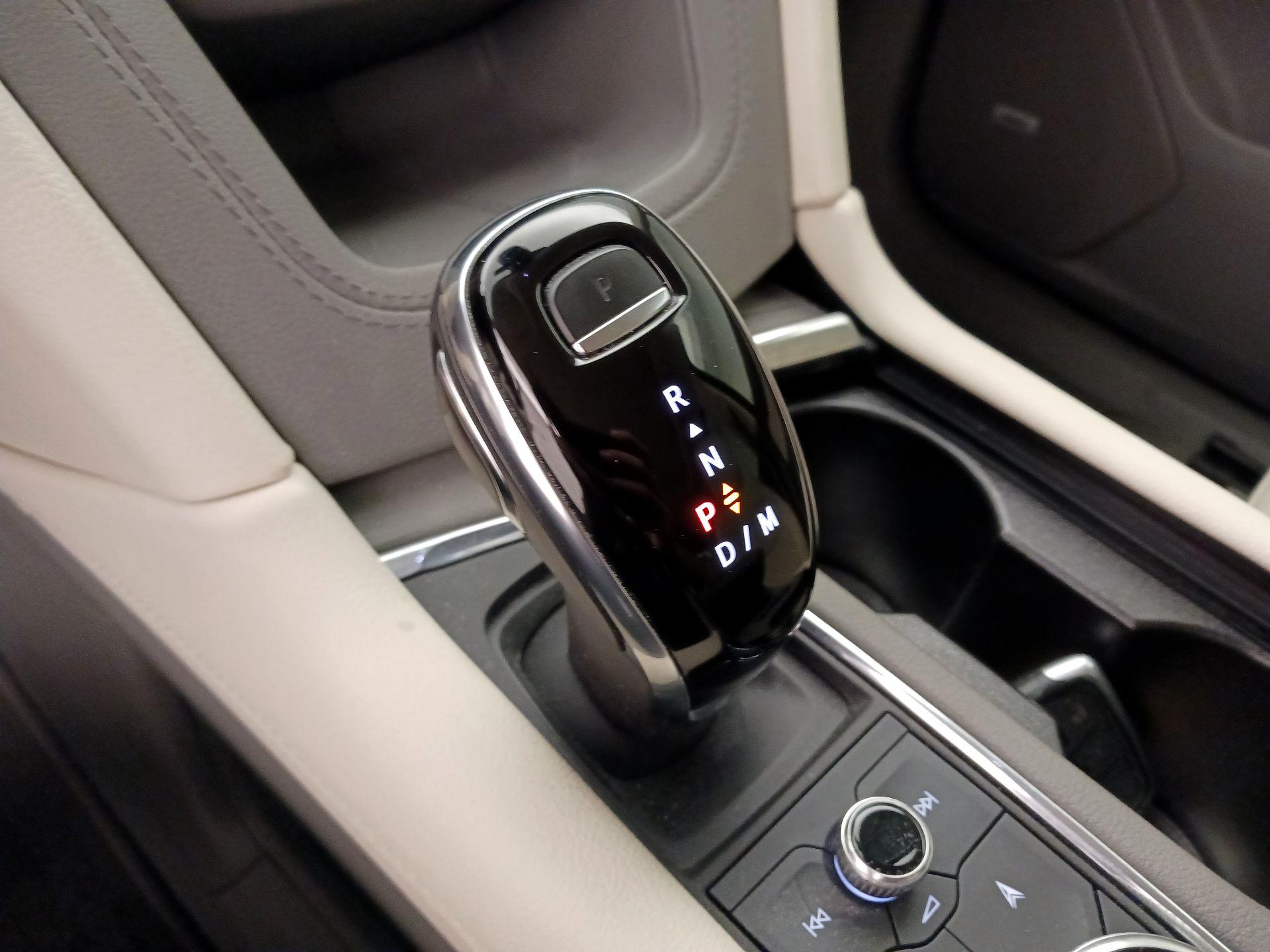 Thumbnail: 2021 Cadillac XT6 - 18