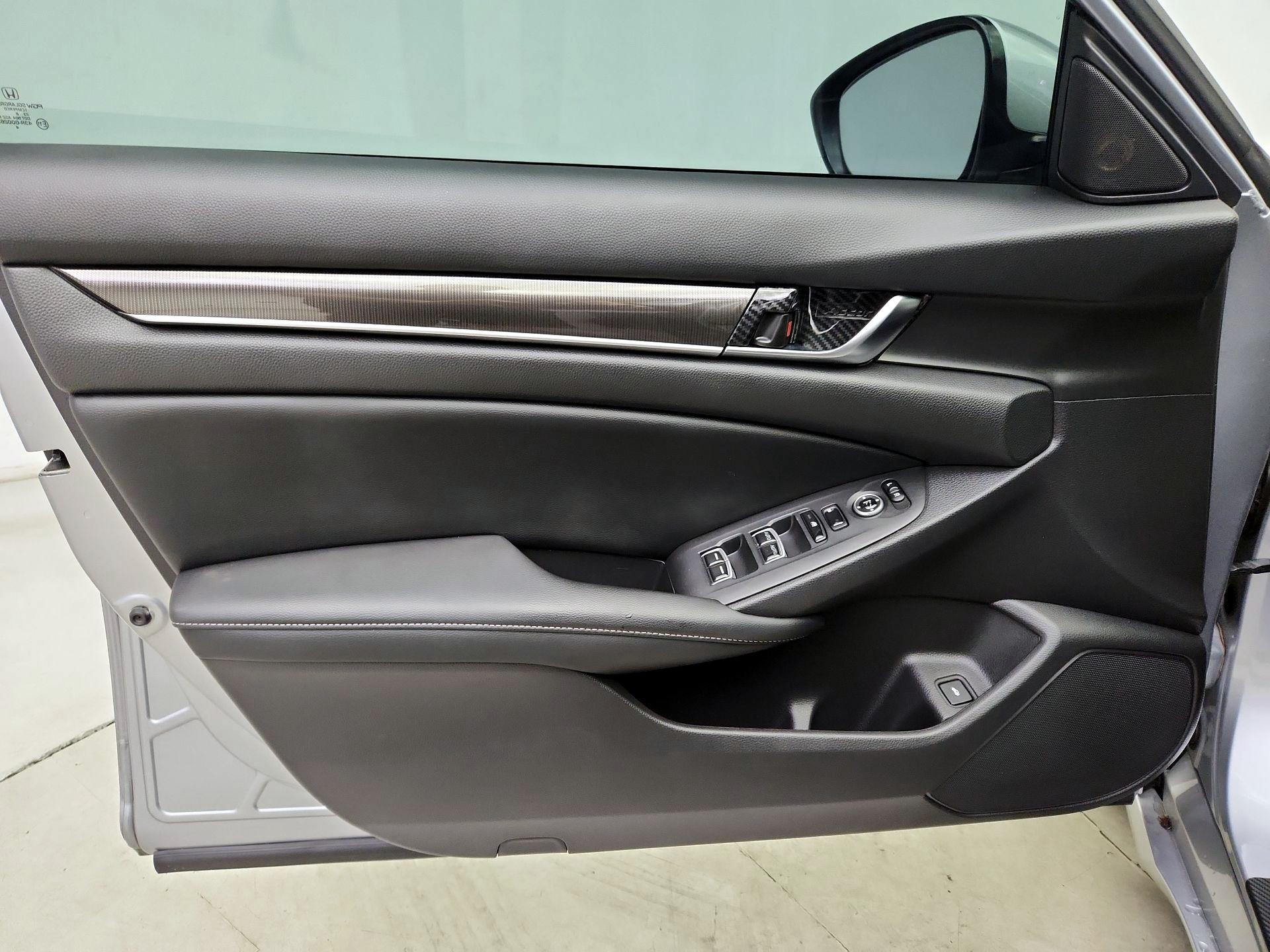 Thumbnail: 2018 Honda Accord - 12