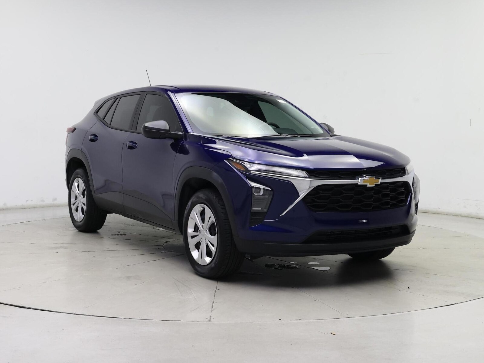 Image 2 of 2024 Chevrolet Trax LS