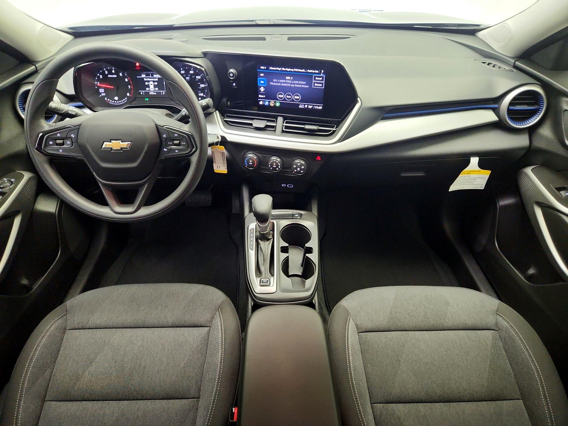 Thumbnail: 2024 Chevrolet Trax - 9