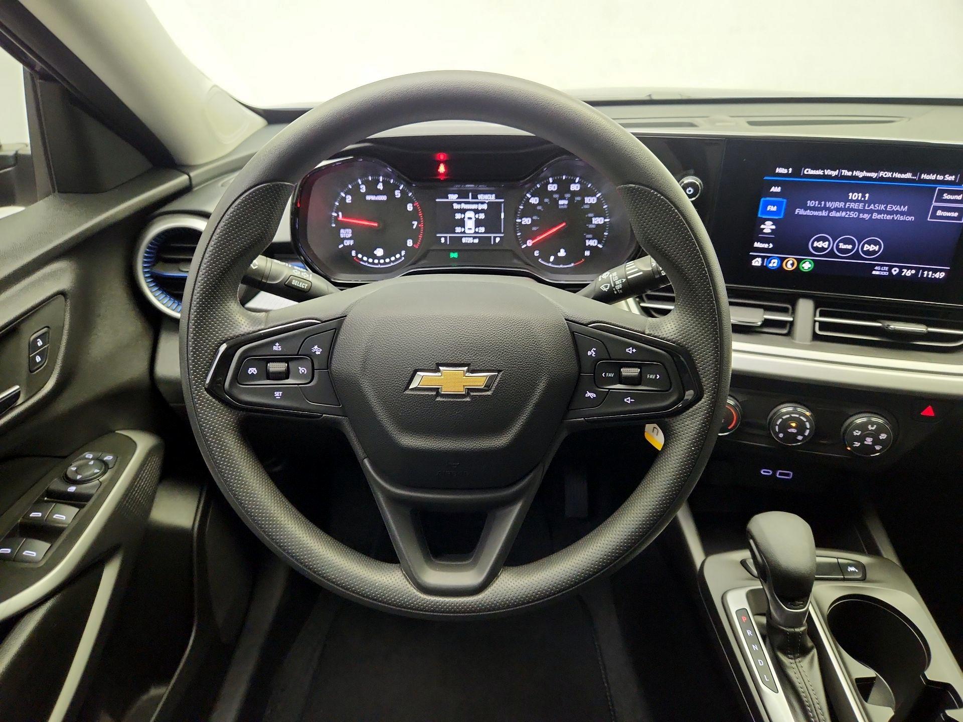 Thumbnail: 2024 Chevrolet Trax - 10