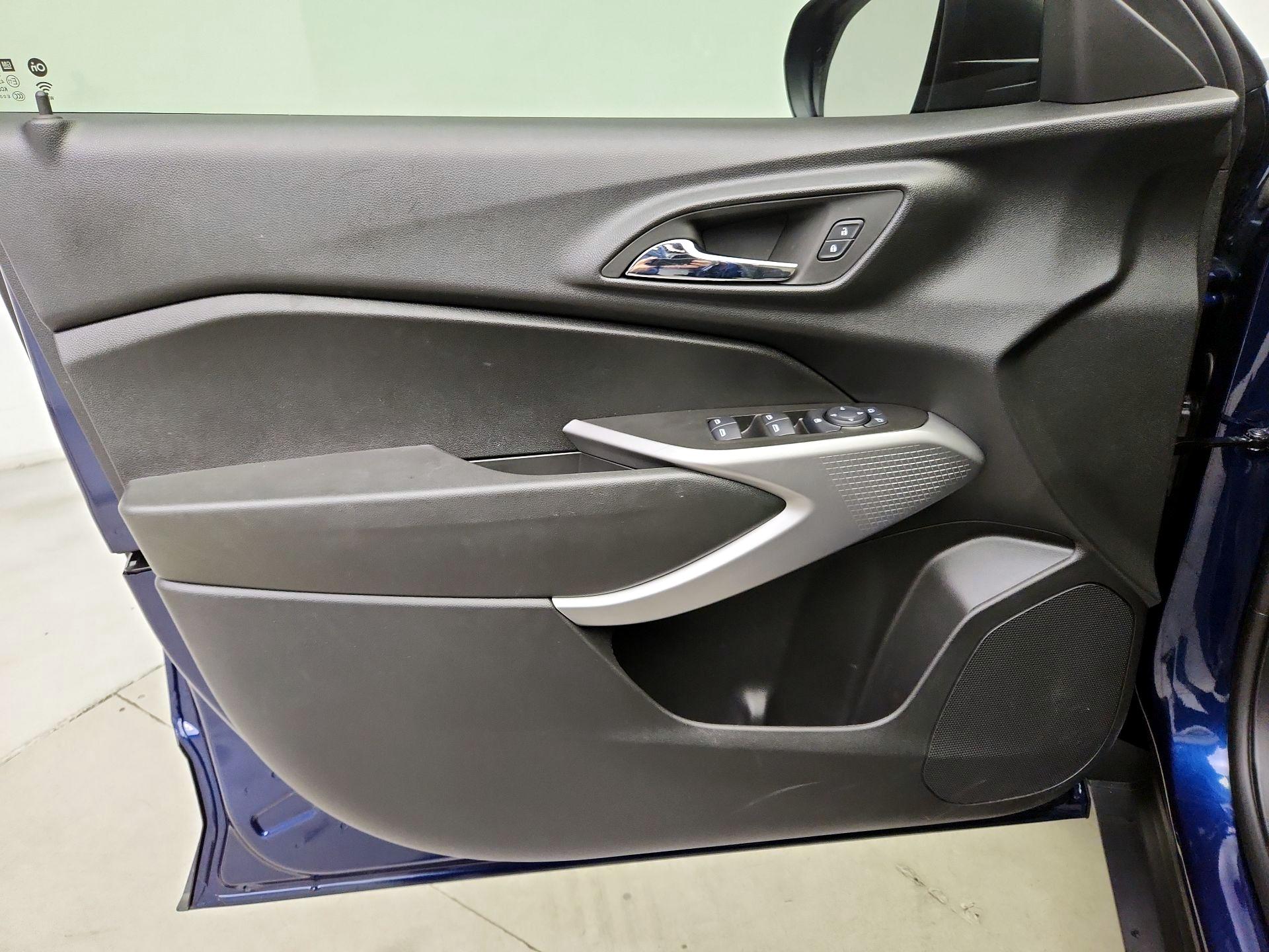 Thumbnail: 2024 Chevrolet Trax - 12