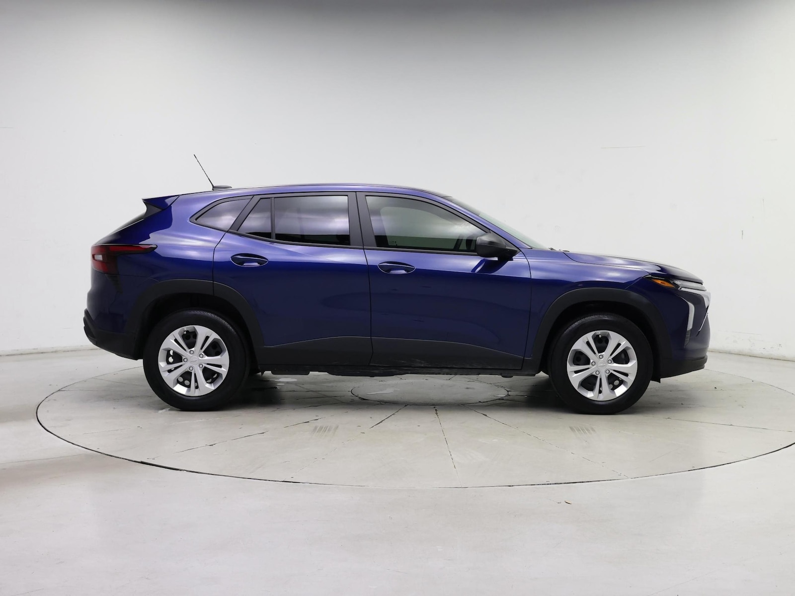 Image 8 of 2024 Chevrolet Trax LS
