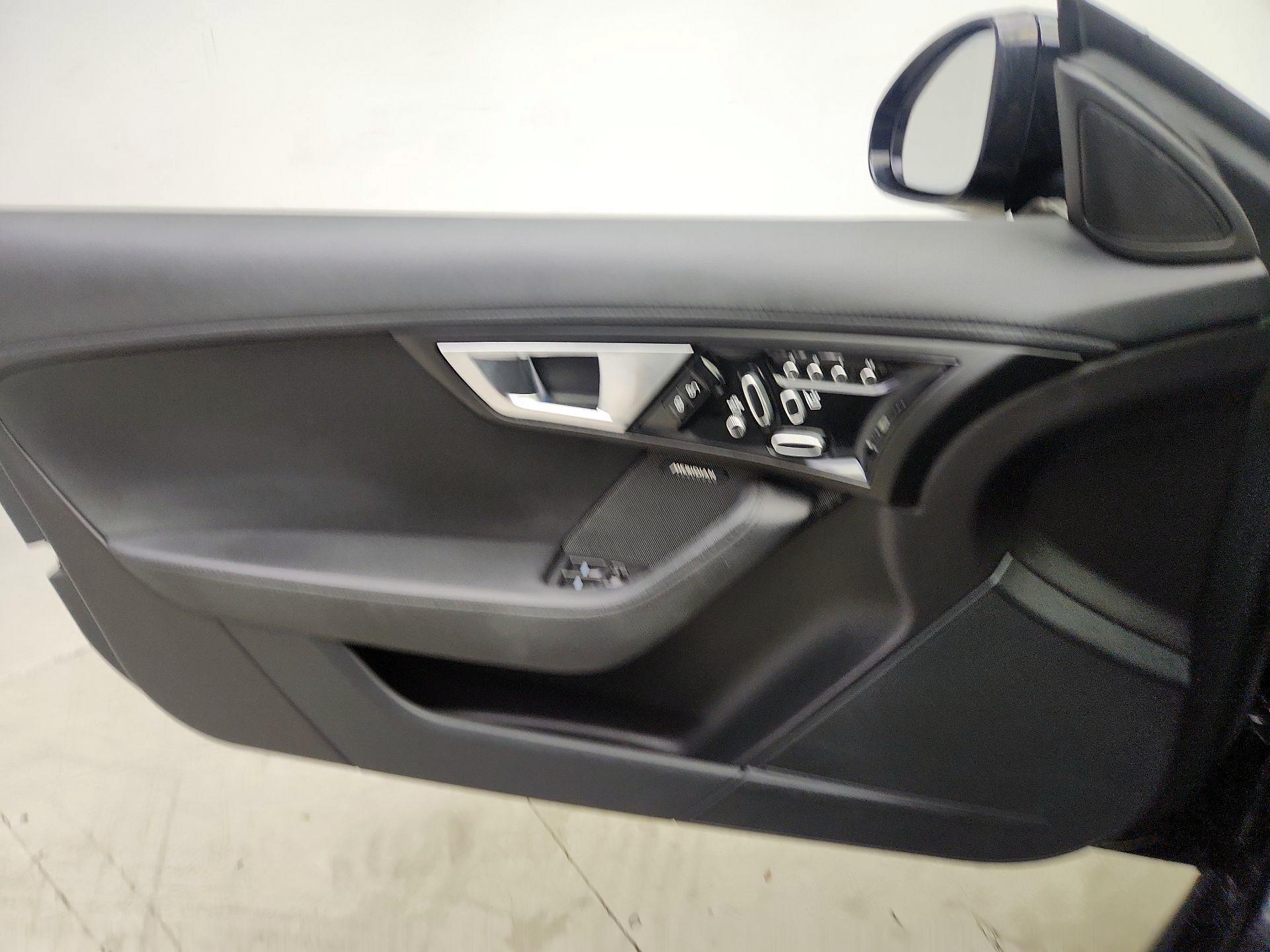 Thumbnail: 2014 Jaguar F-Type - 12