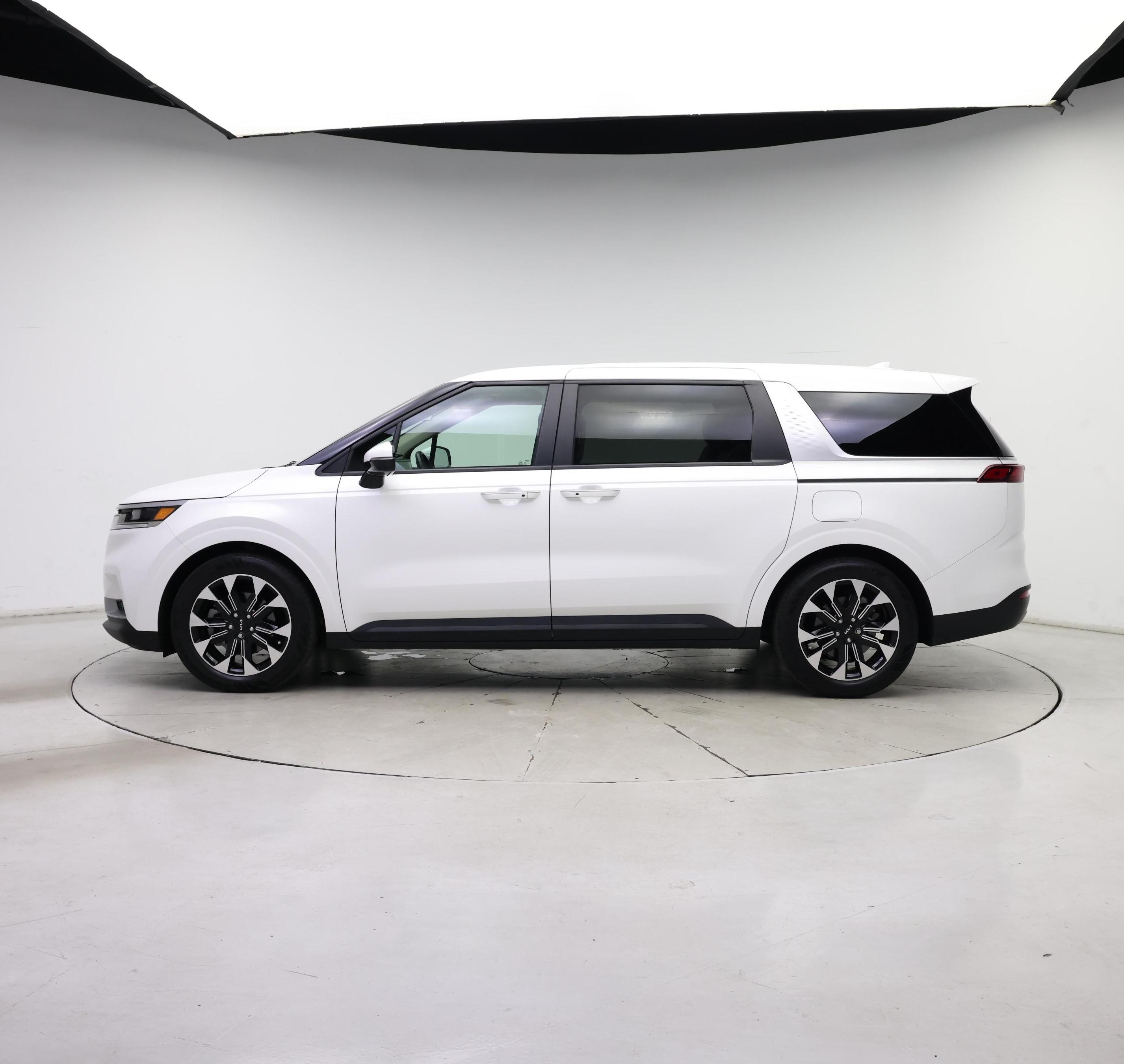 Thumbnail: 2024 Kia Carnival - 3