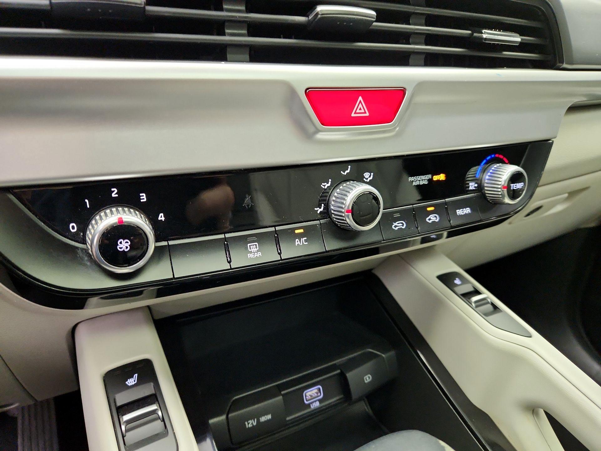 Thumbnail: 2021 Kia Telluride - 16