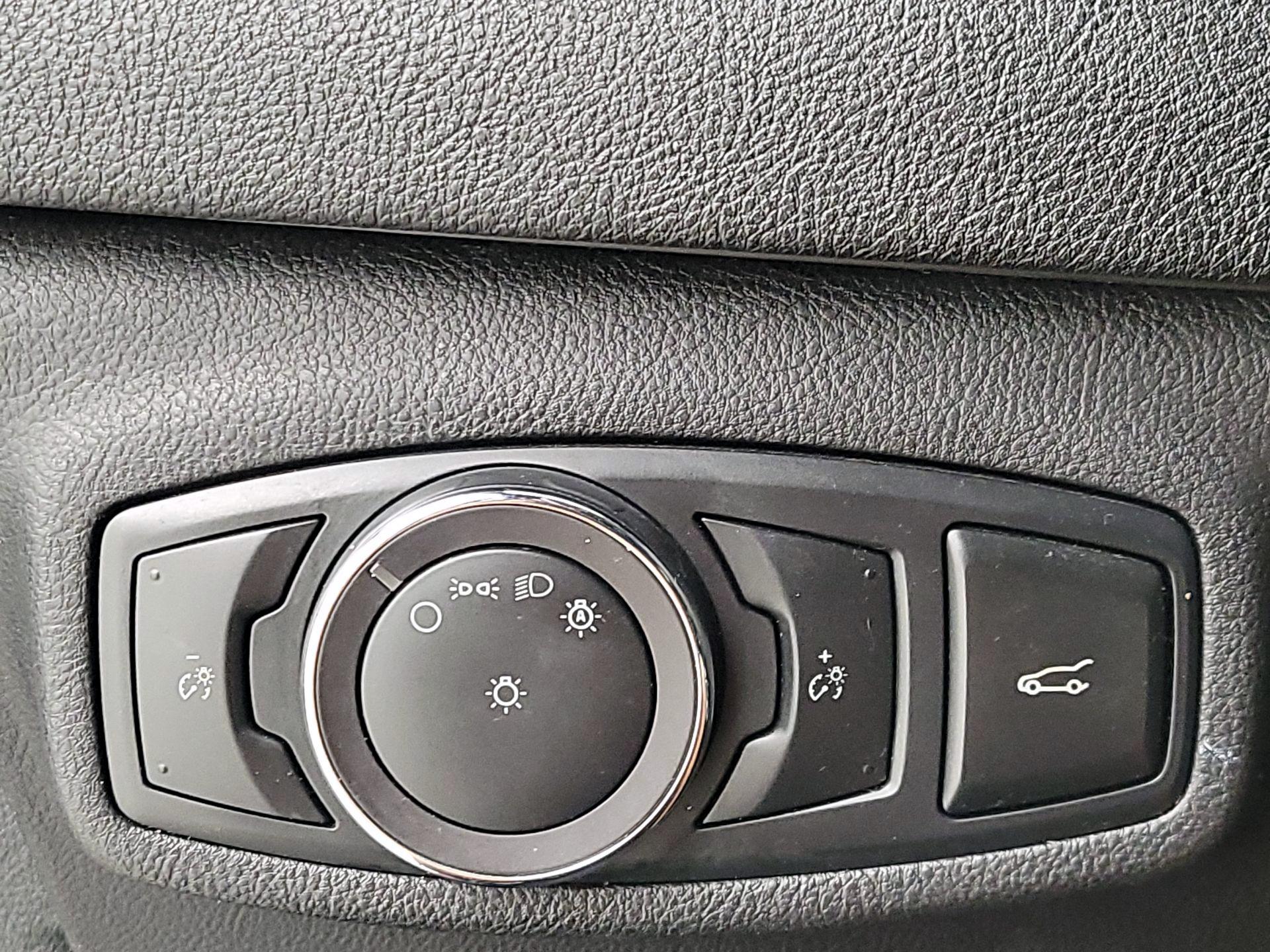 Thumbnail: 2019 Lincoln MKC - 13