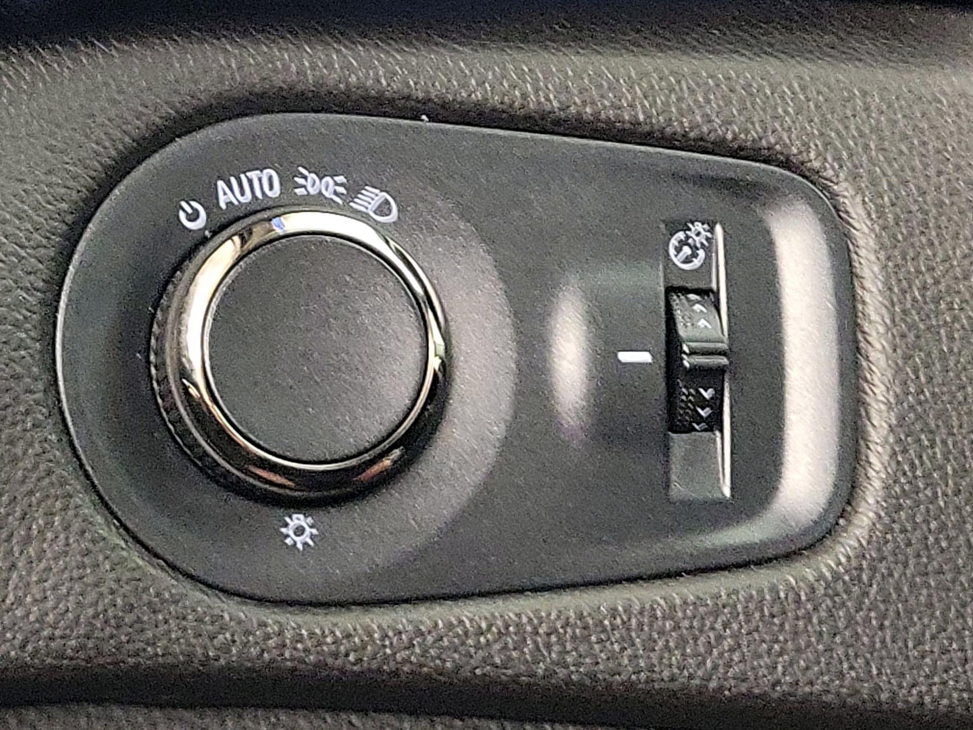 Thumbnail: 2014 Cadillac SRX - 13