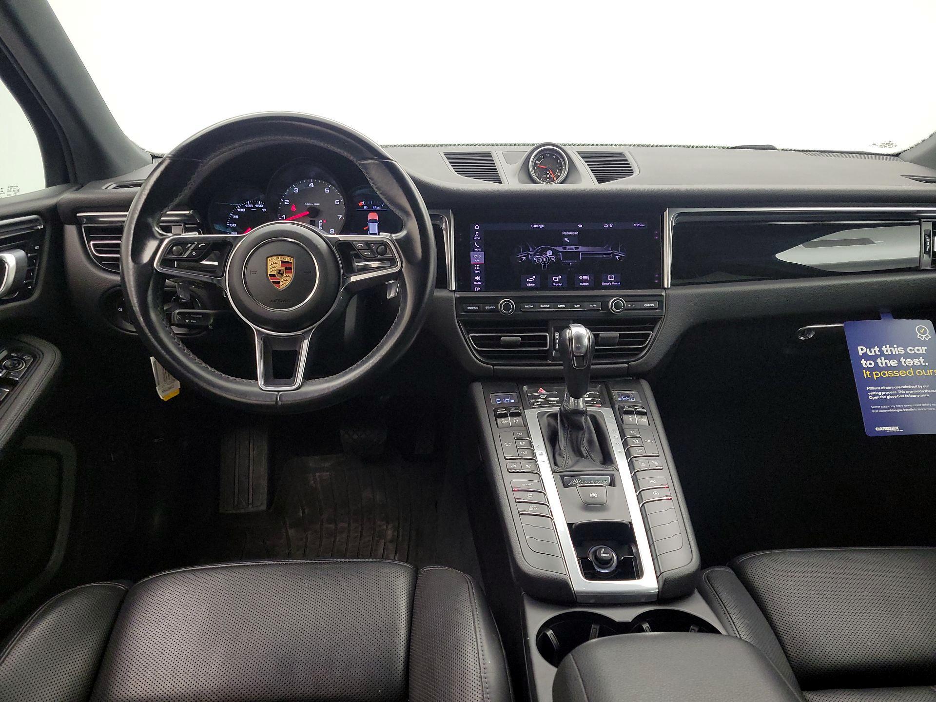 Thumbnail: 2020 Porsche Macan - 9