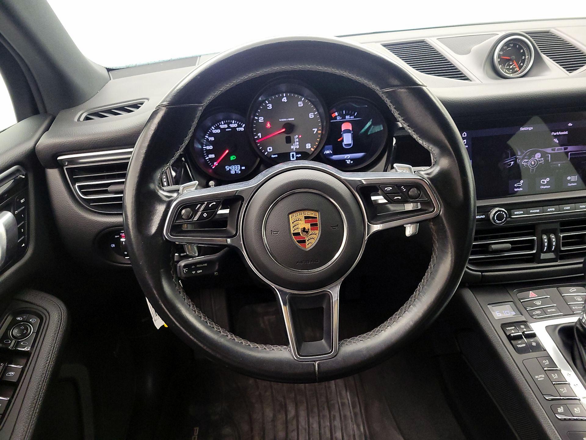 Thumbnail: 2020 Porsche Macan - 10