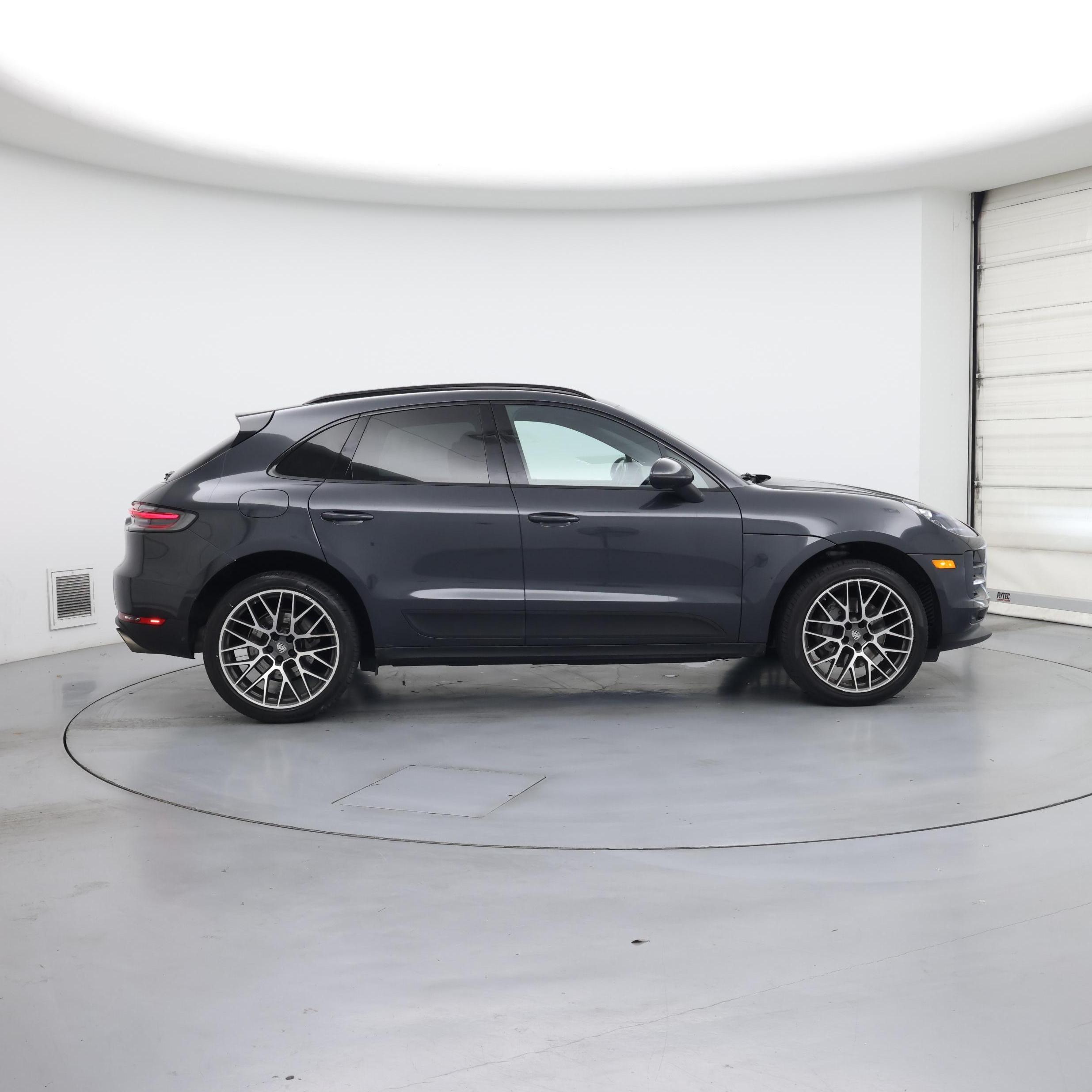 Thumbnail: 2020 Porsche Macan - 7