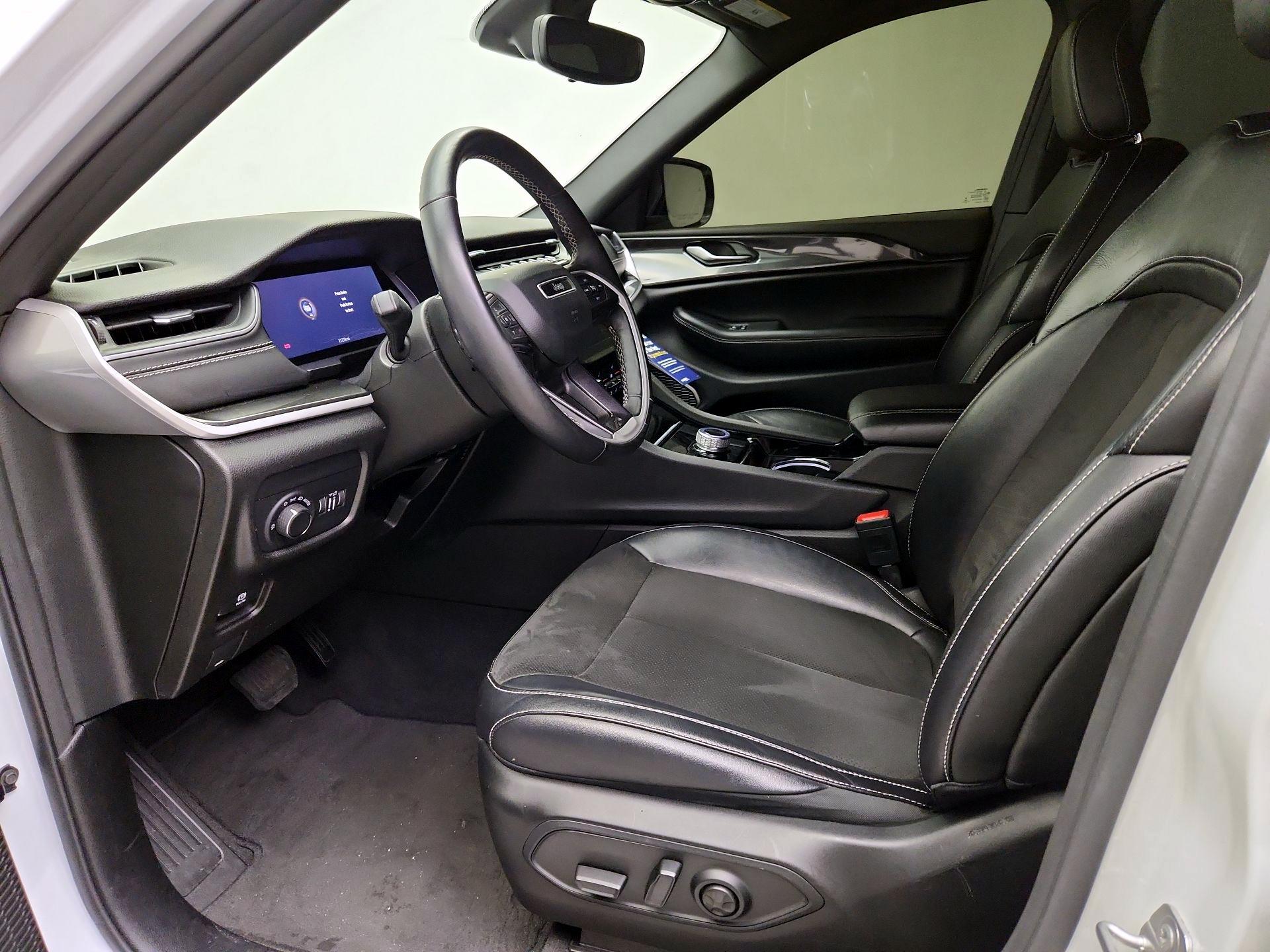 Thumbnail: 2022 Jeep Grand Cherokee - 11
