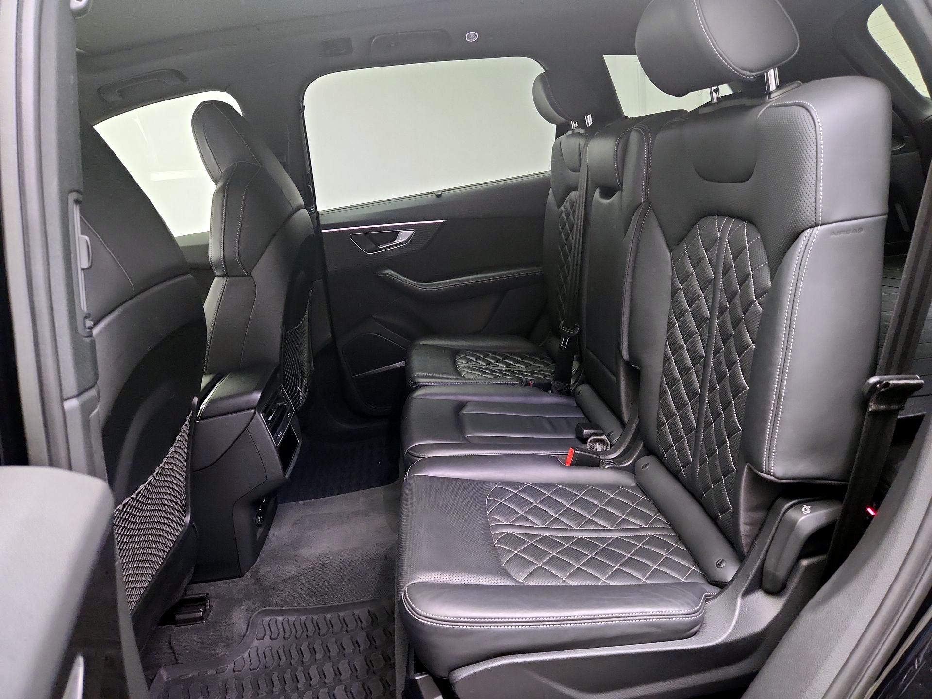 Thumbnail: 2021 Audi SQ7 - 20