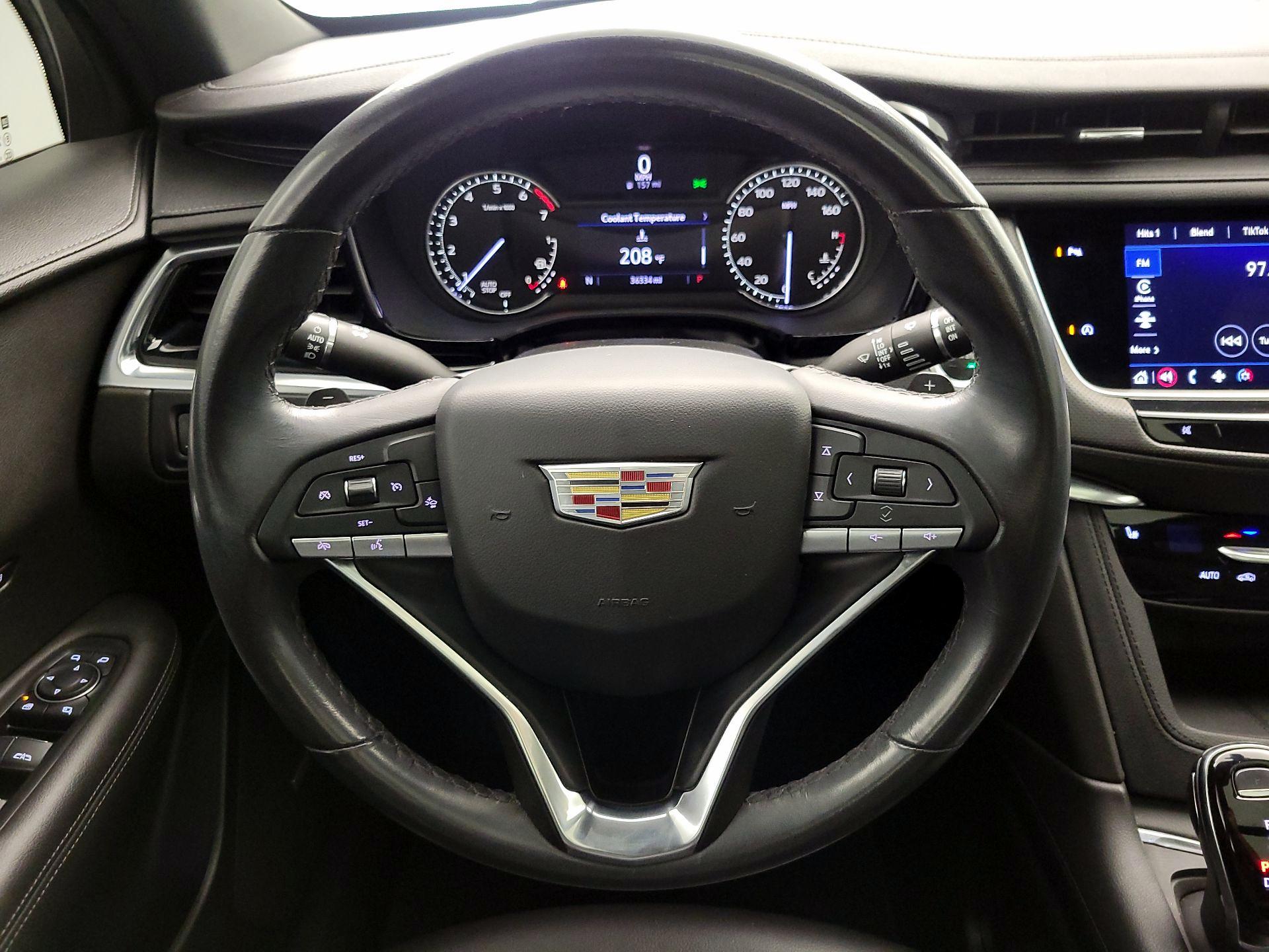 Thumbnail: 2022 Cadillac XT6 - 10