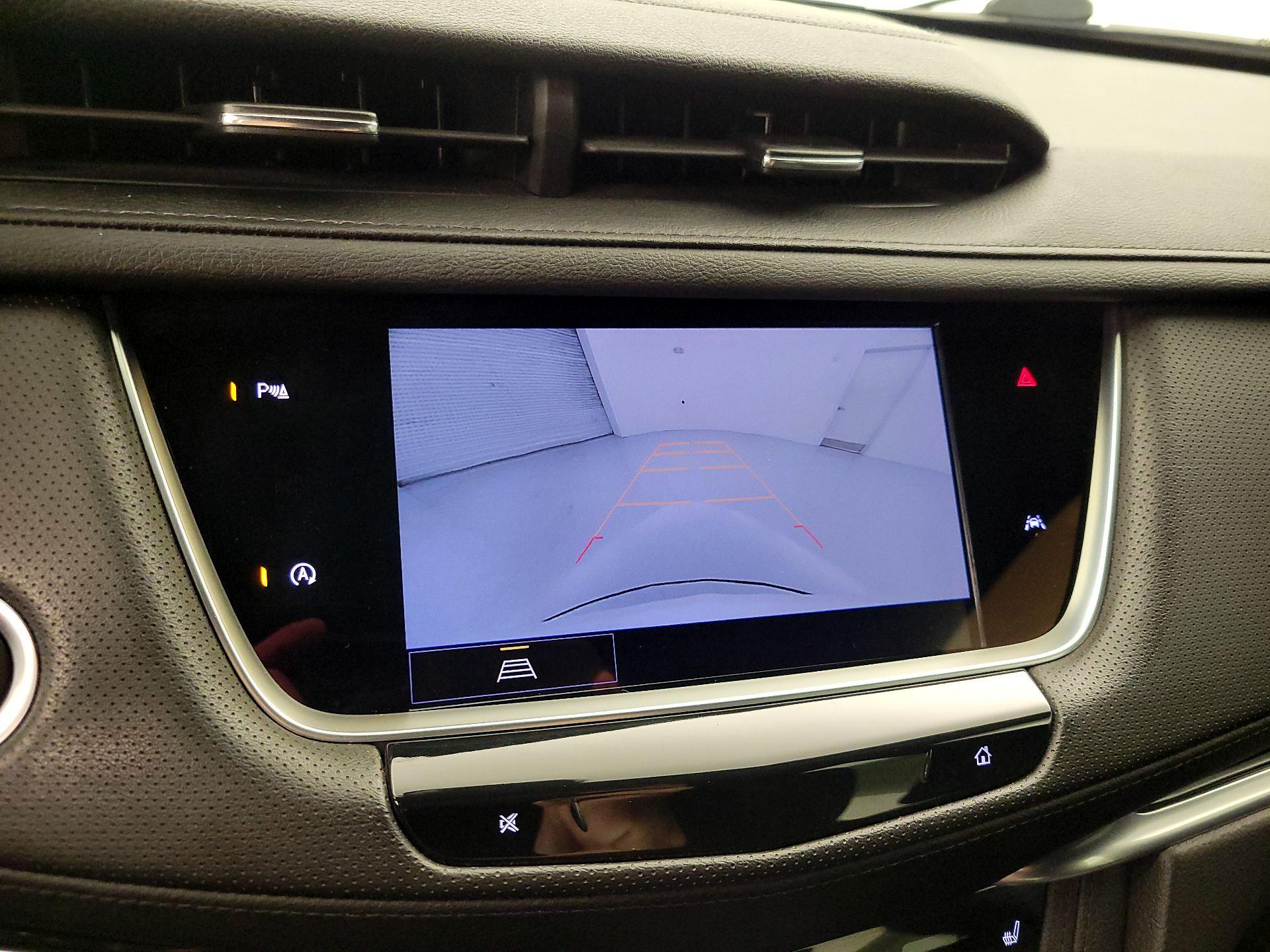 Thumbnail: 2022 Cadillac XT6 - 14