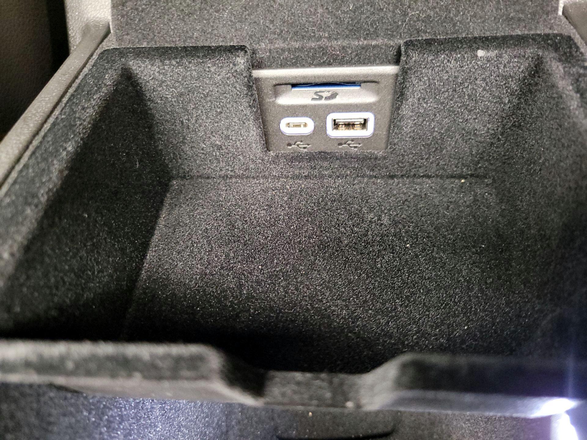 Thumbnail: 2022 Cadillac XT6 - 18