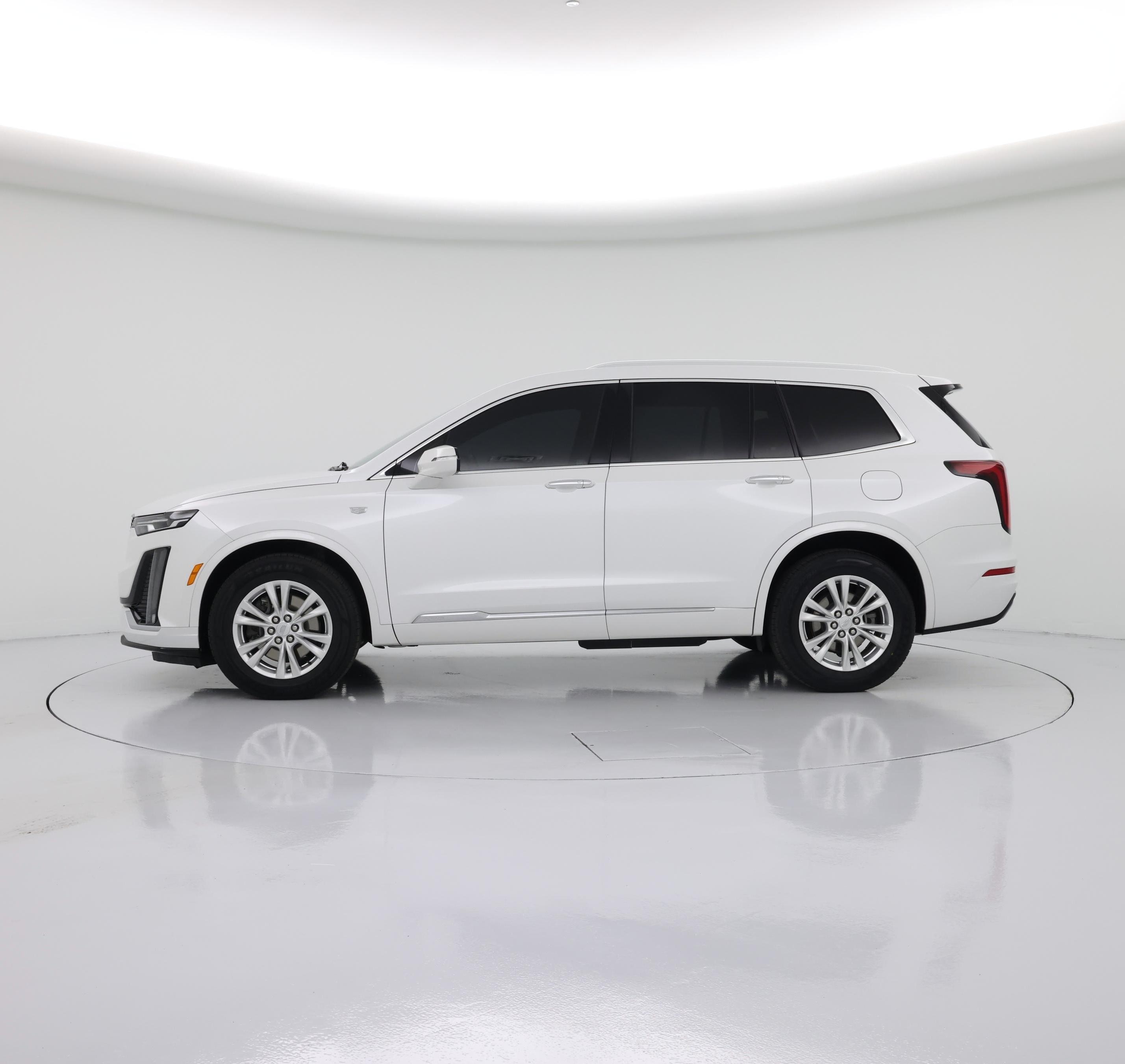 Thumbnail: 2022 Cadillac XT6 - 3