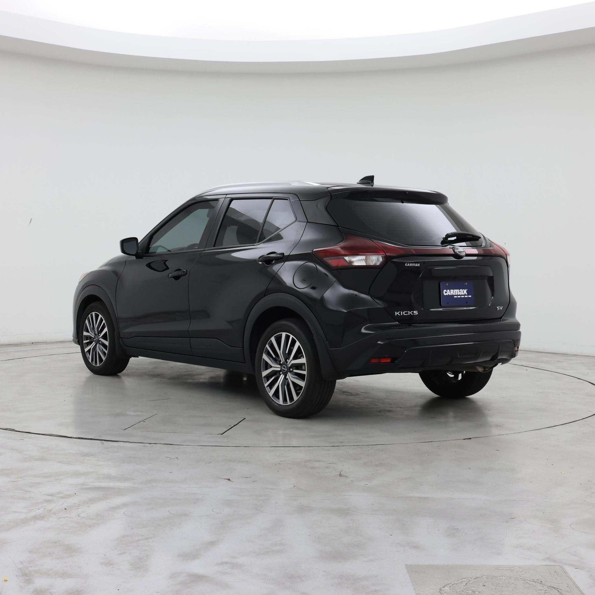 Thumbnail: 2023 Nissan Kicks - 2