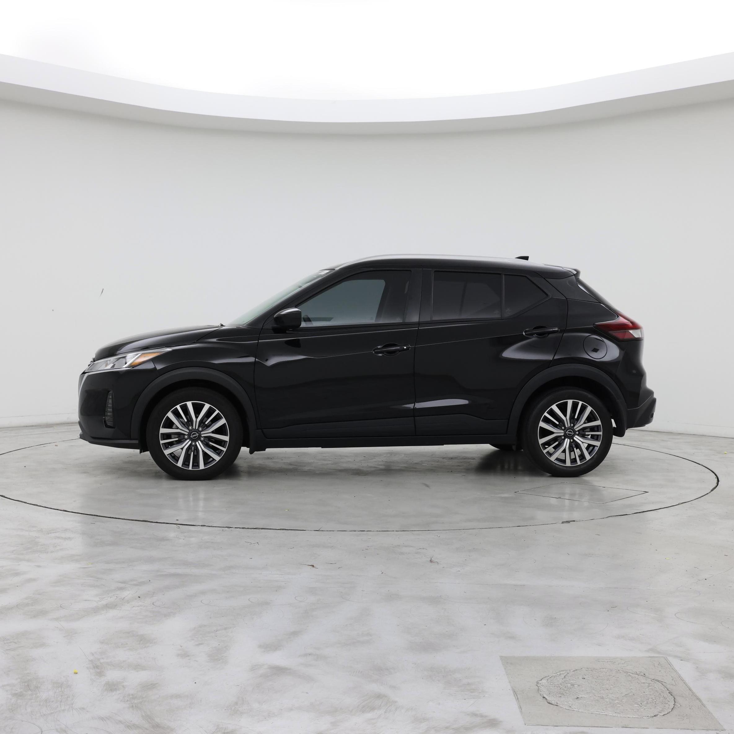Thumbnail: 2023 Nissan Kicks - 3