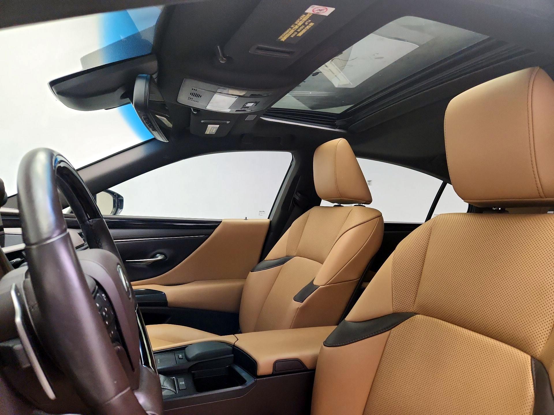 Thumbnail: 2021 Lexus ES - 20