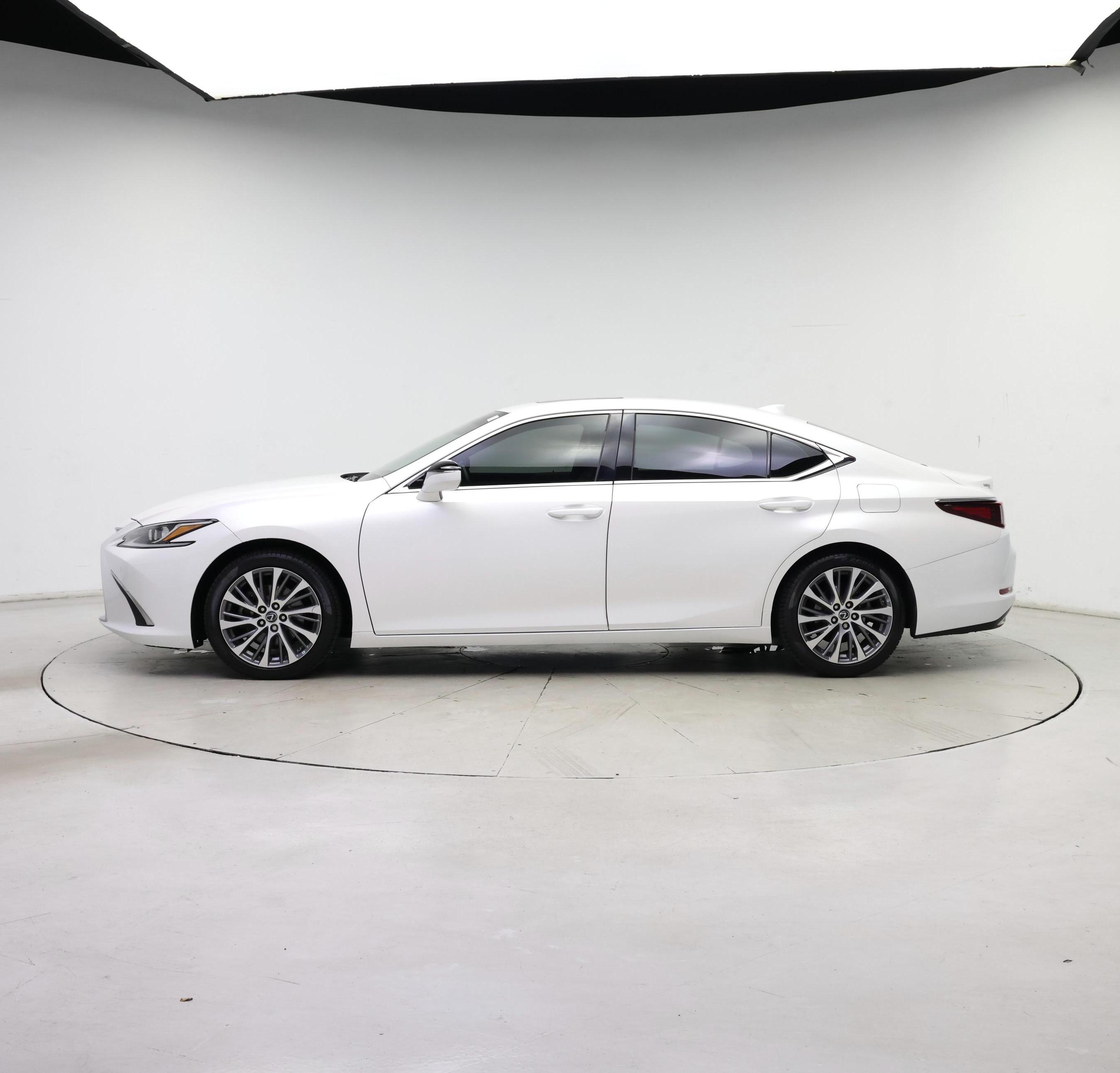 Thumbnail: 2021 Lexus ES - 3