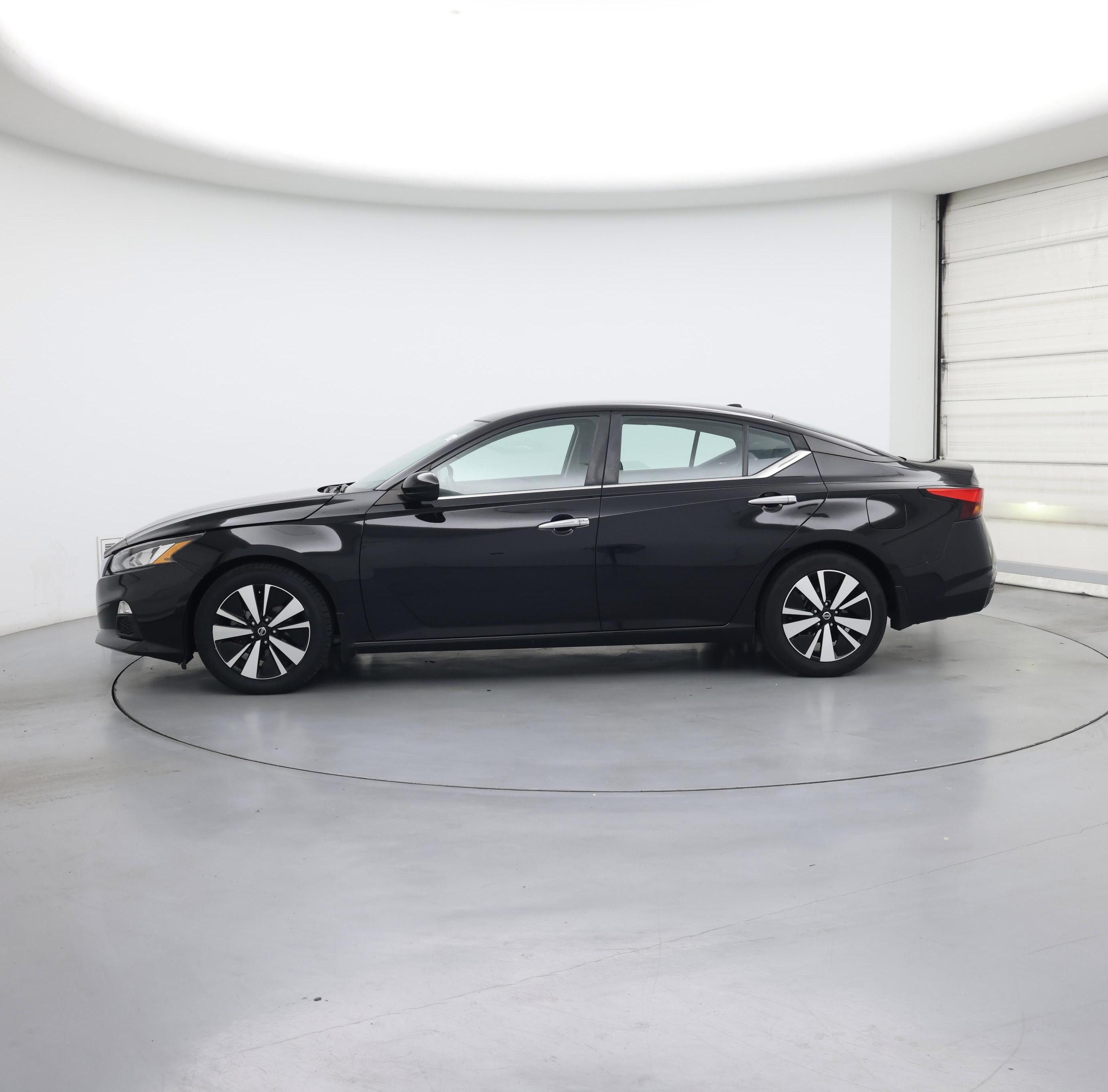 Thumbnail: 2022 Nissan Altima - 3