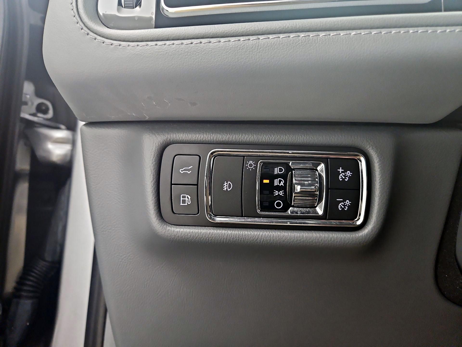 Thumbnail: 2020 Lincoln Aviator - 13