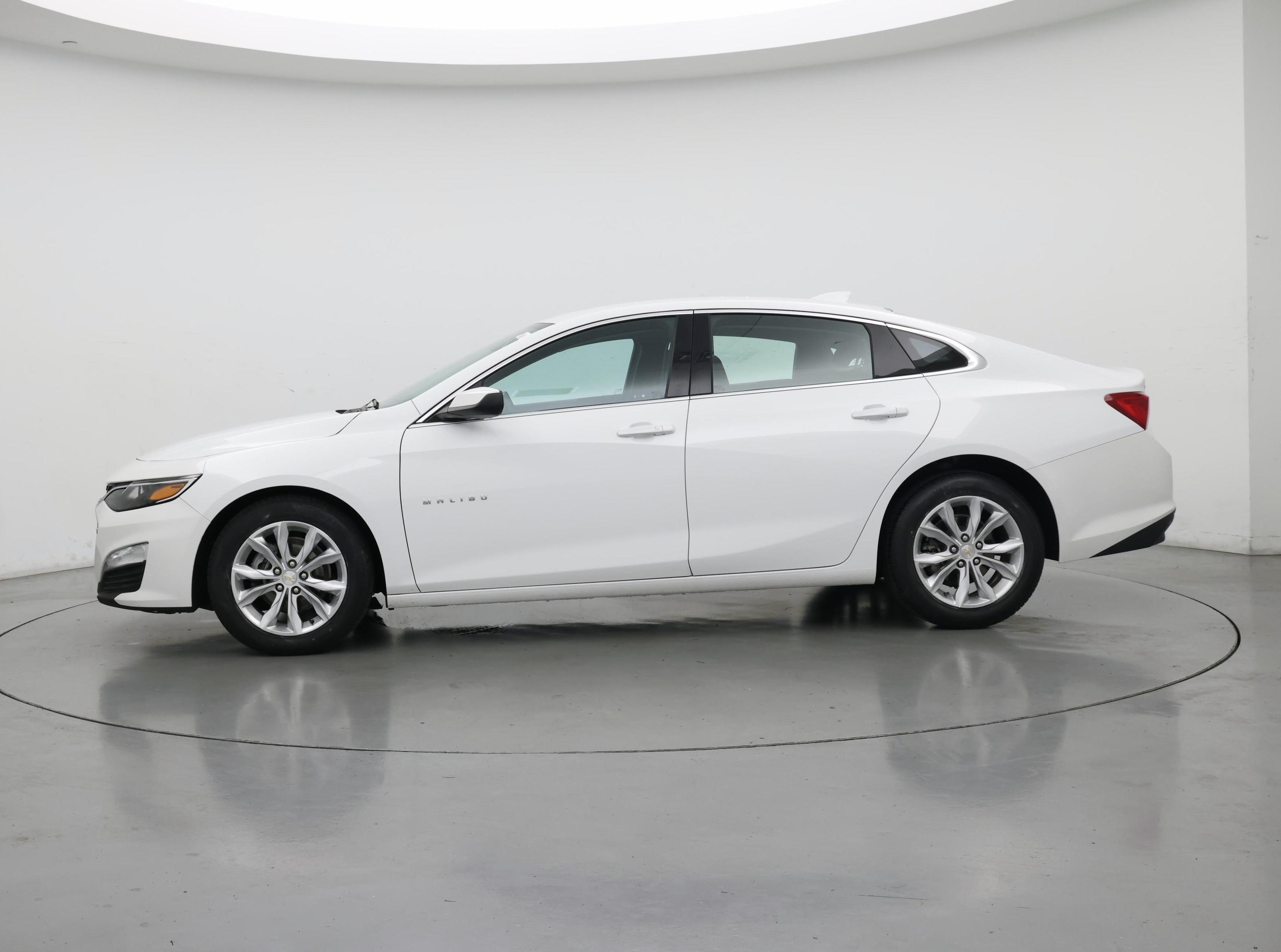 Thumbnail: 2023 Chevrolet Malibu - 3