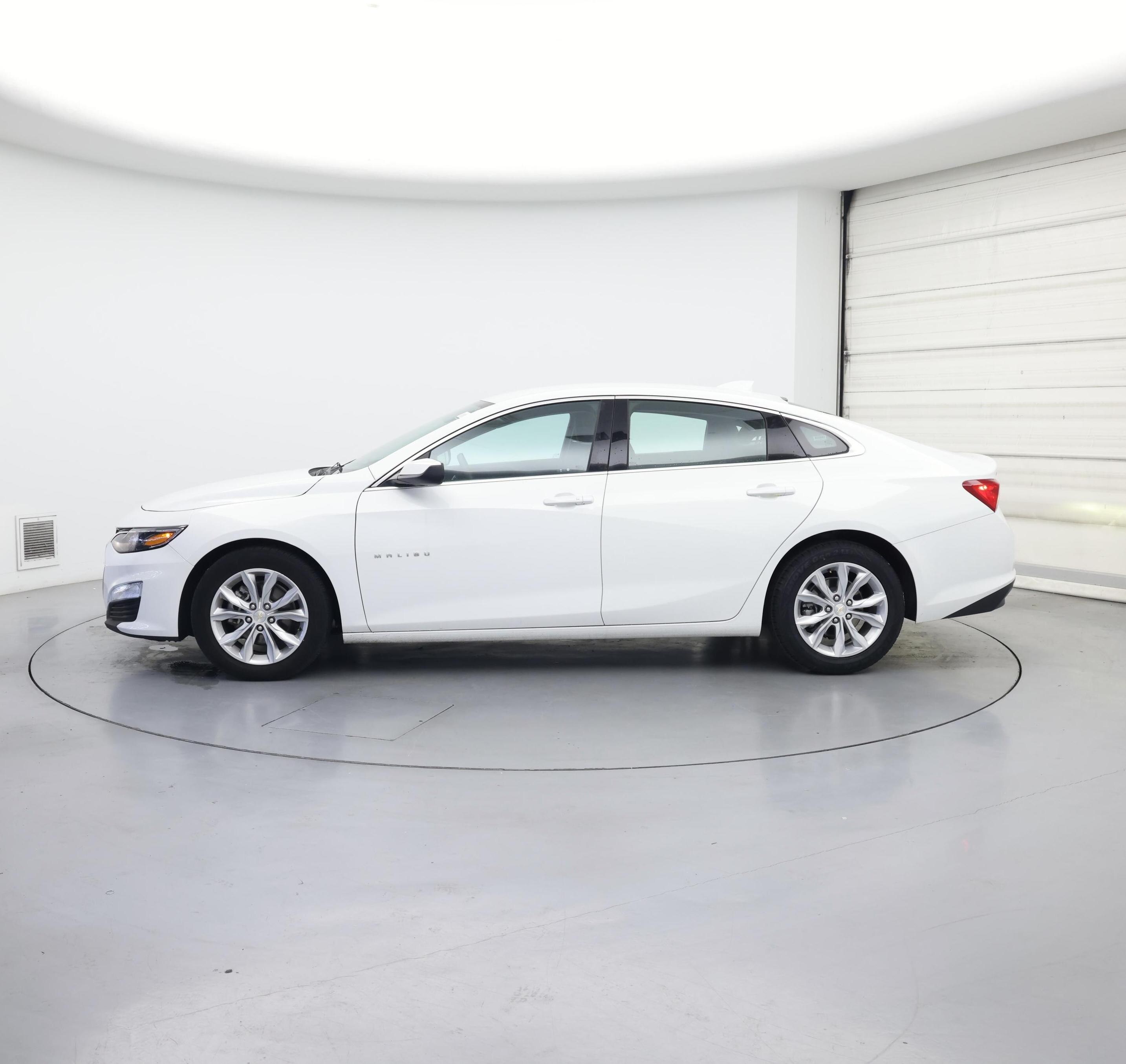 Thumbnail: 2023 Chevrolet Malibu - 3