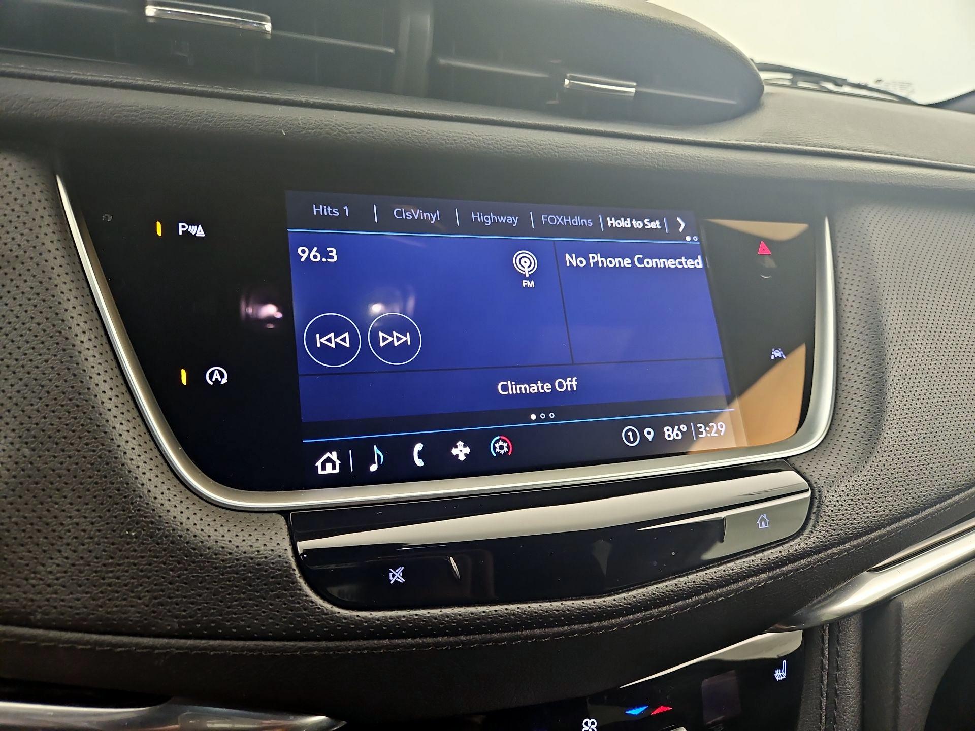 Thumbnail: 2022 Cadillac XT6 - 15
