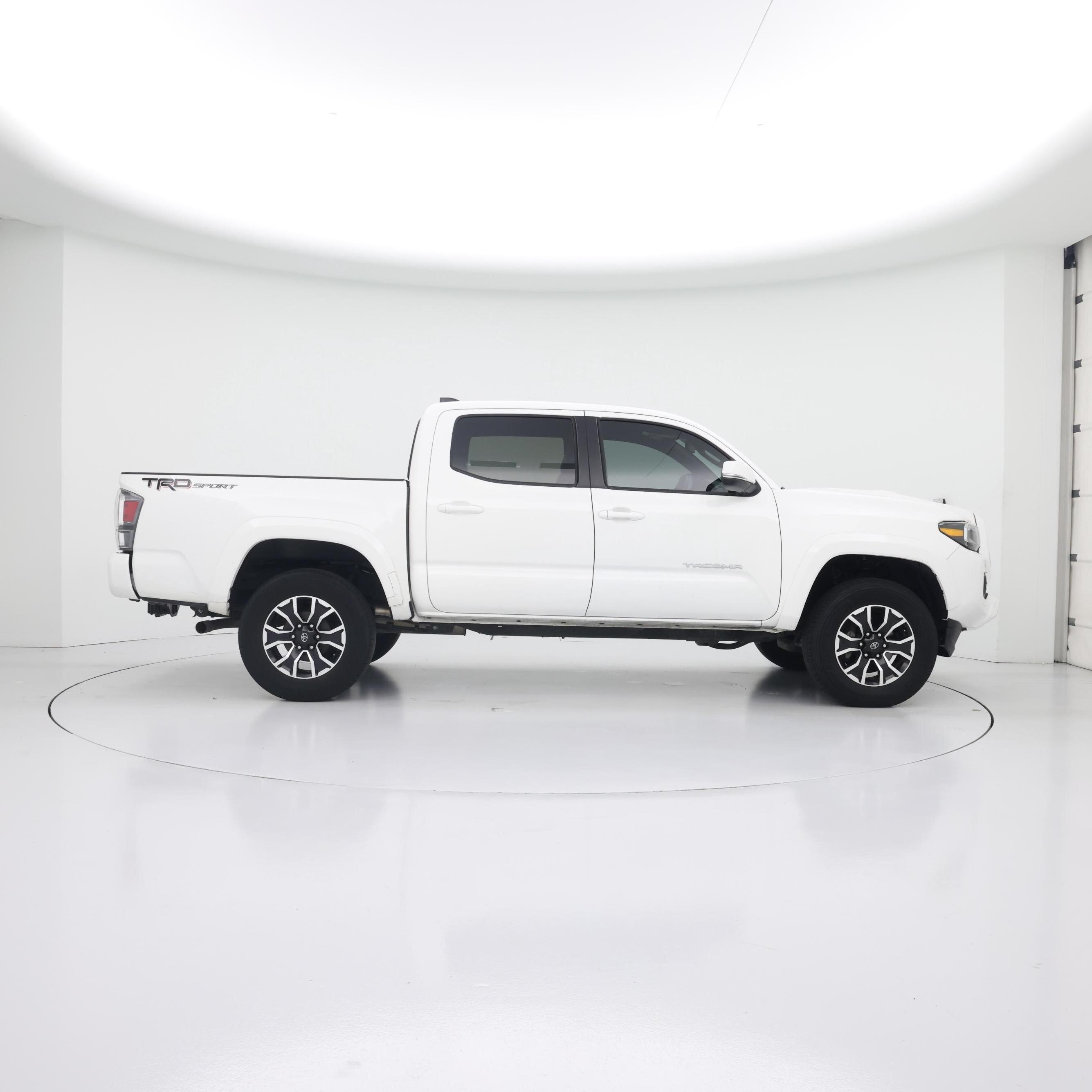 Thumbnail: 2021 Toyota Tacoma - 7