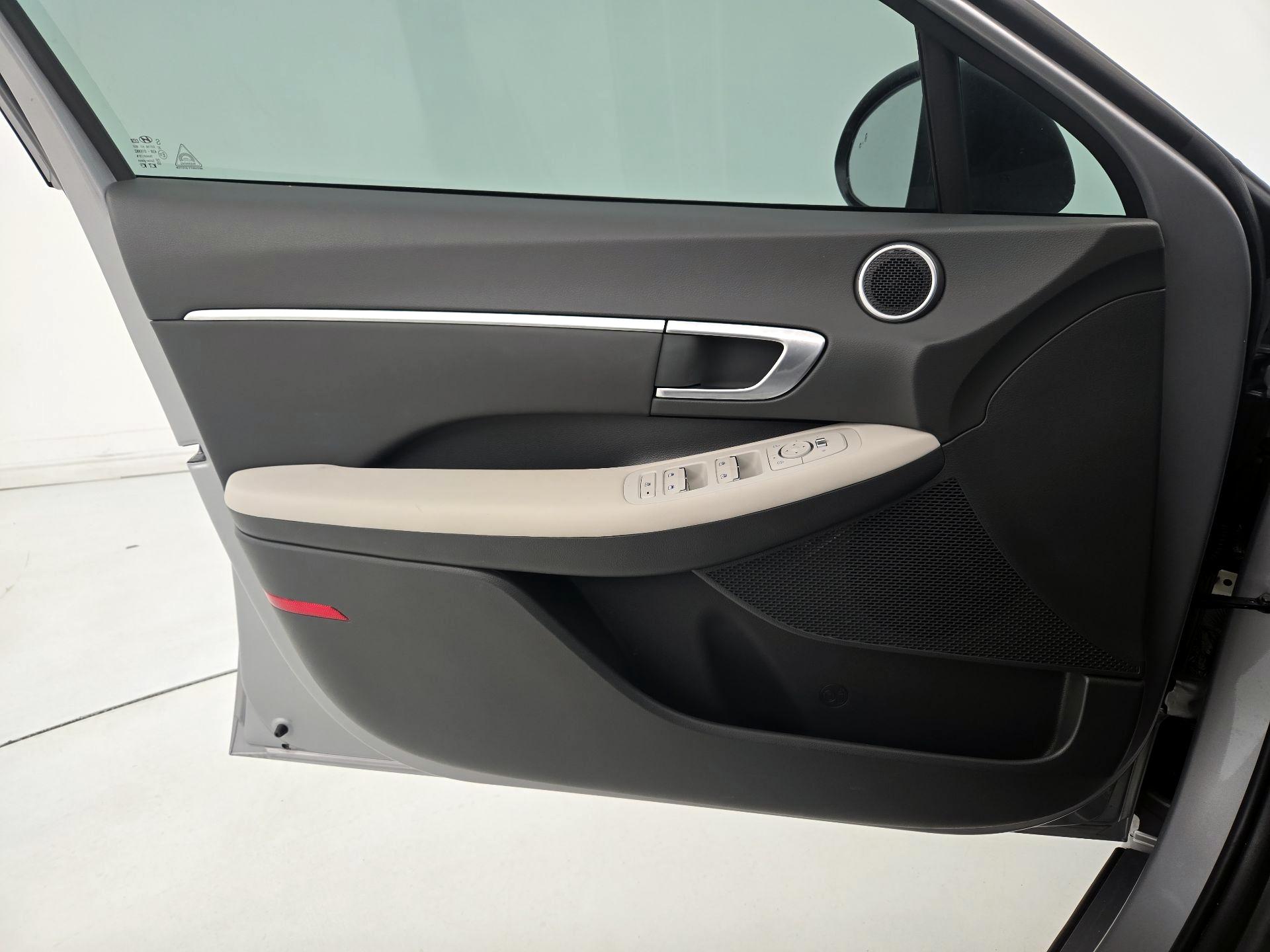 Thumbnail: 2023 Hyundai Sonata - 12