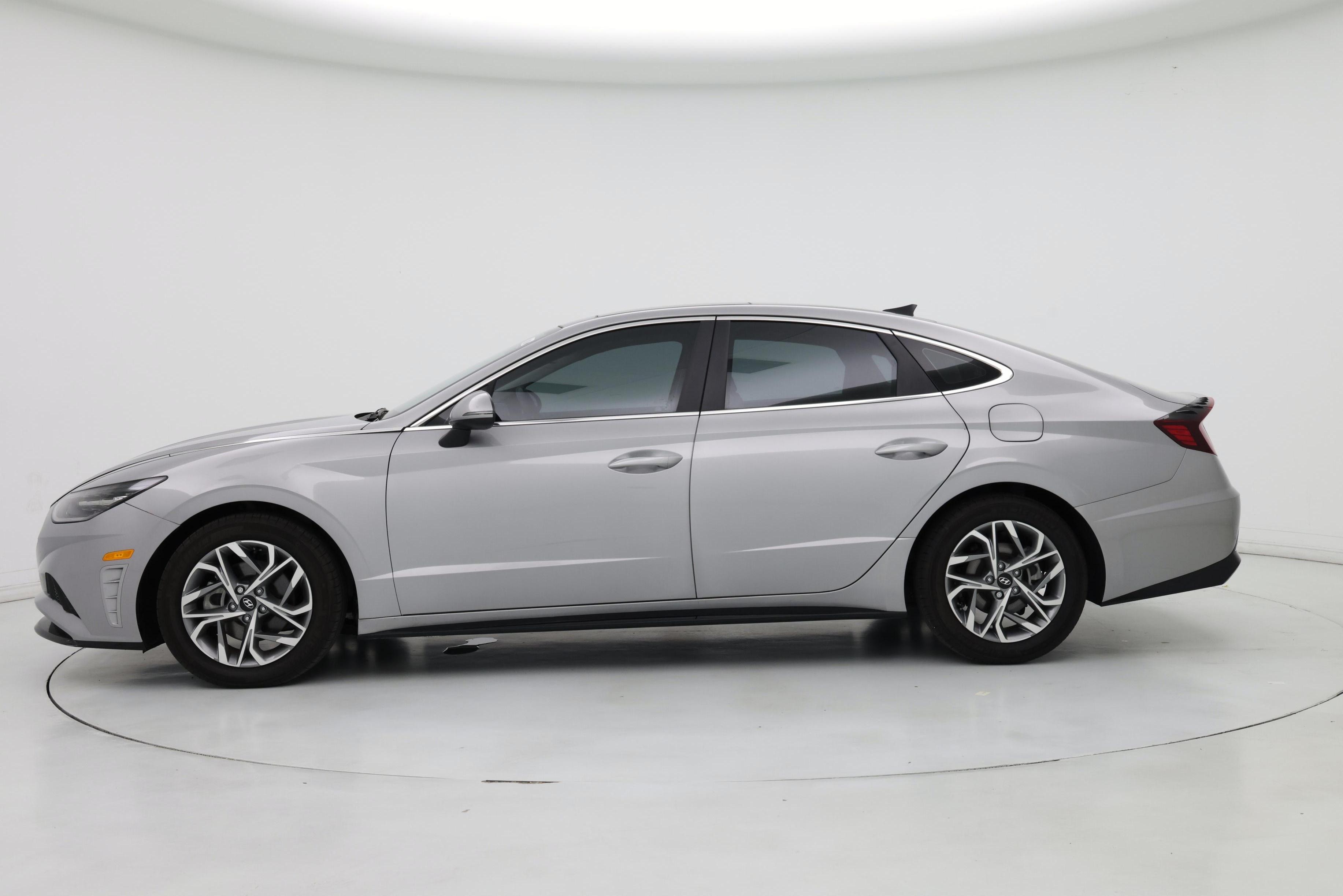 Thumbnail: 2023 Hyundai Sonata - 3