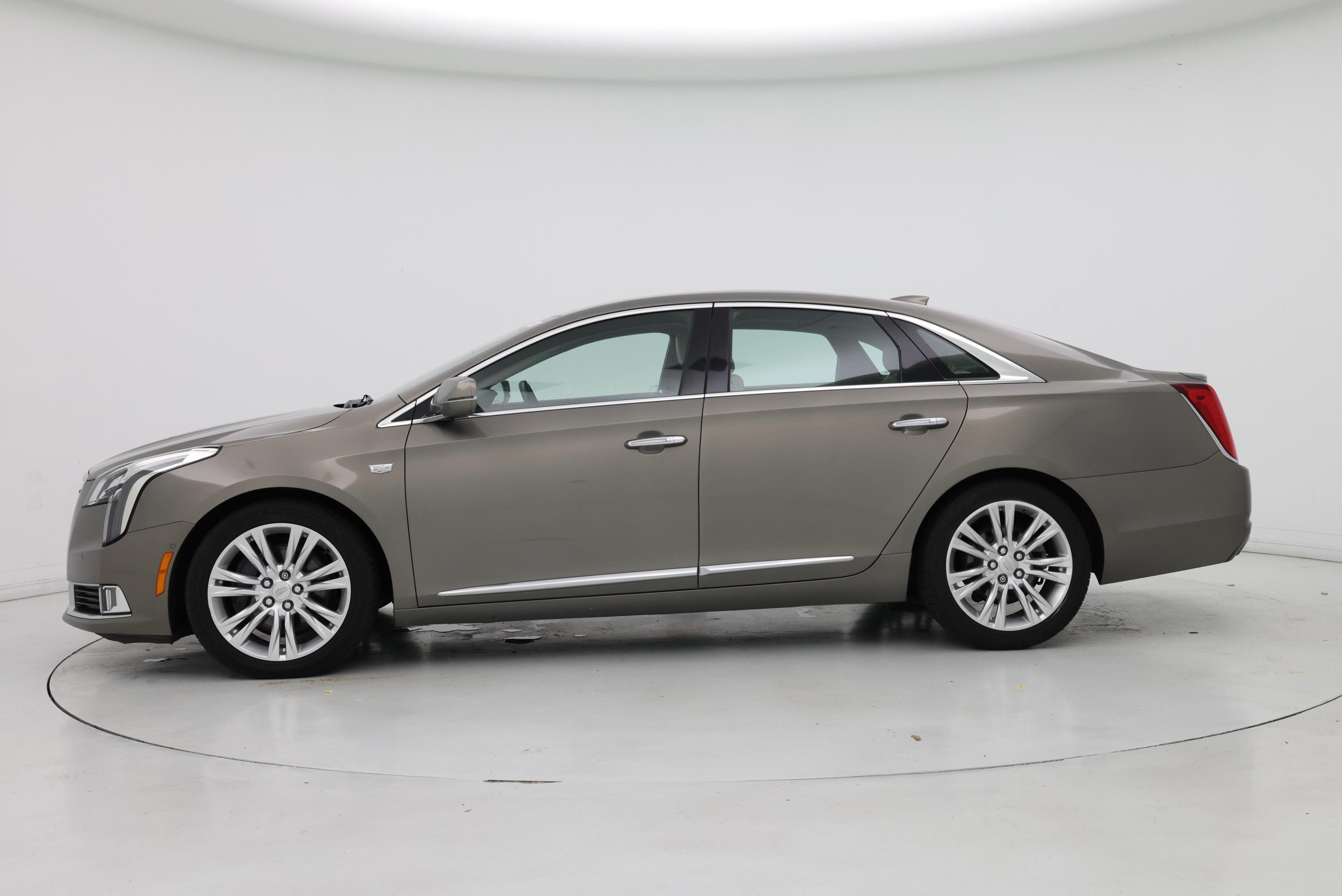 Thumbnail: 2019 Cadillac XTS - 3