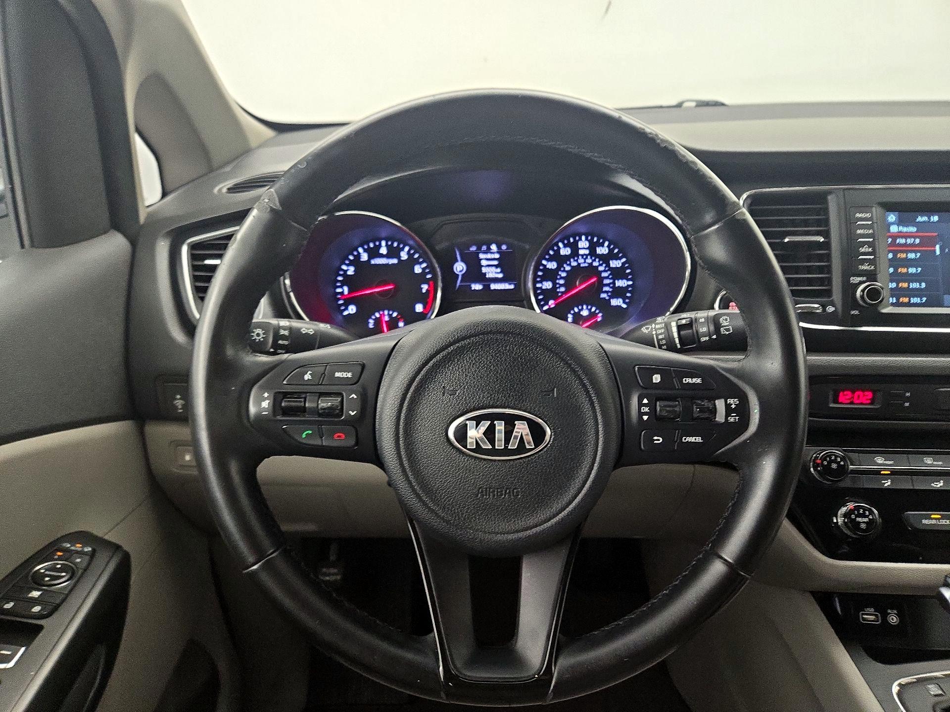 Thumbnail: 2017 Kia Sedona - 10
