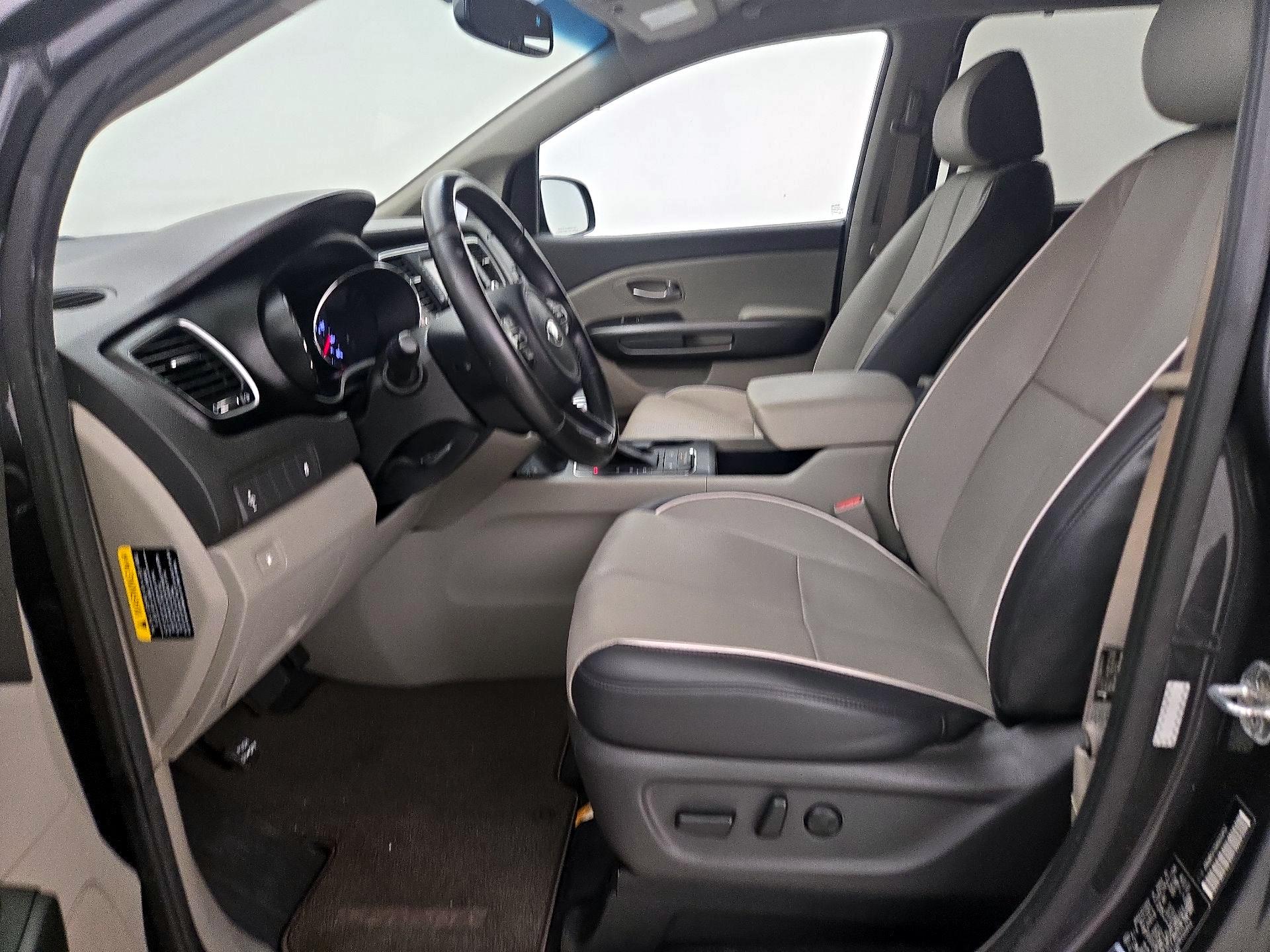 Thumbnail: 2017 Kia Sedona - 11