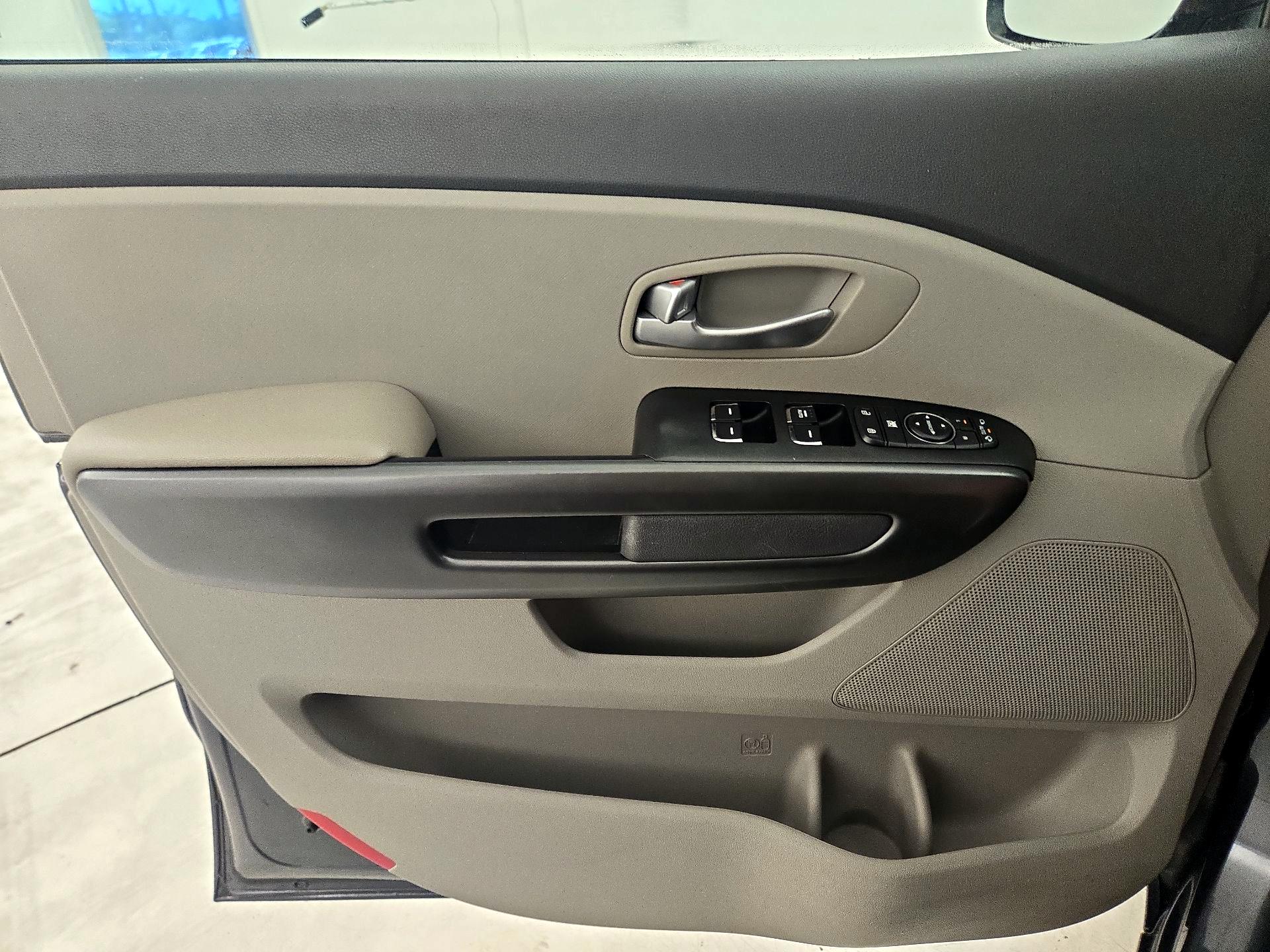 Thumbnail: 2017 Kia Sedona - 12