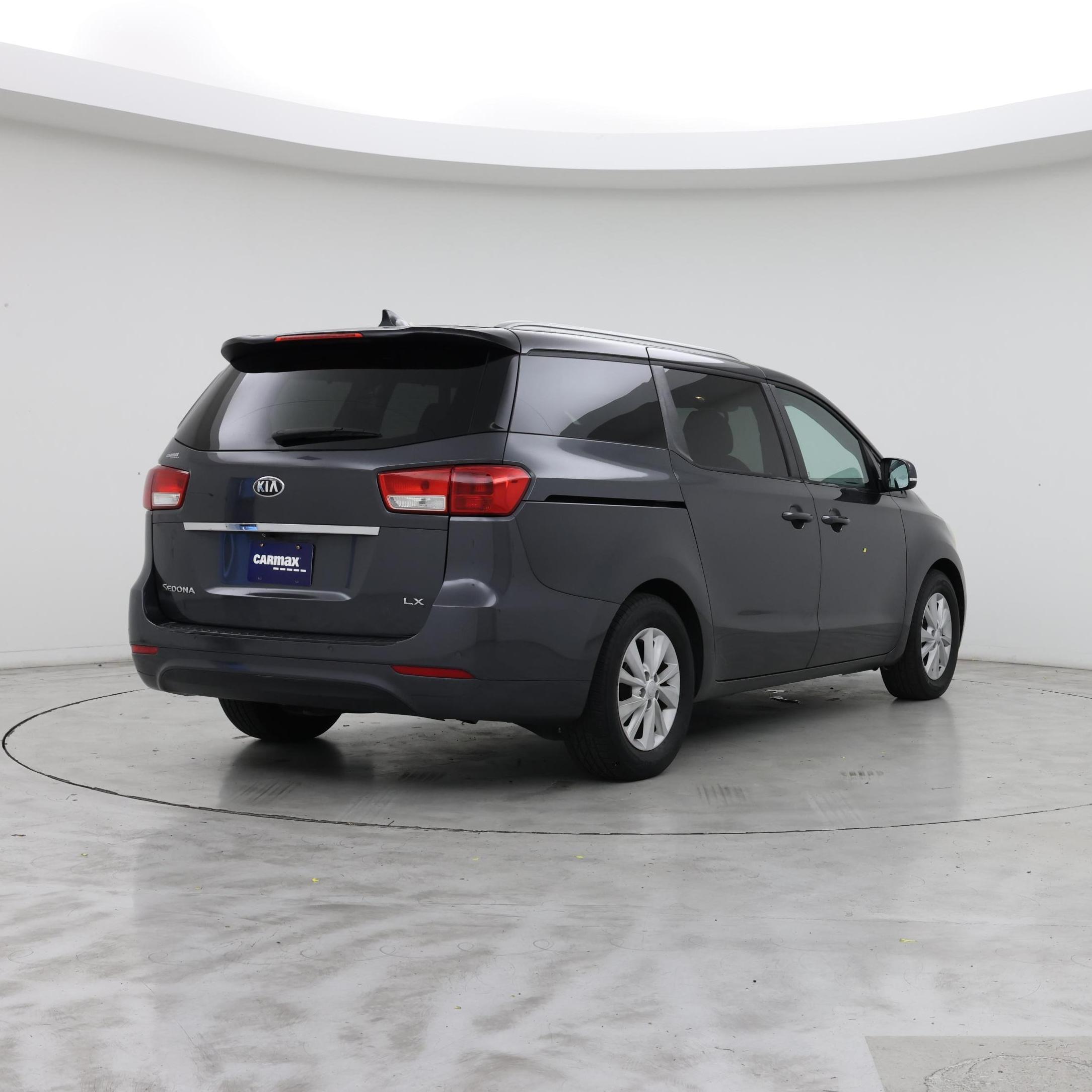 Thumbnail: 2017 Kia Sedona - 8