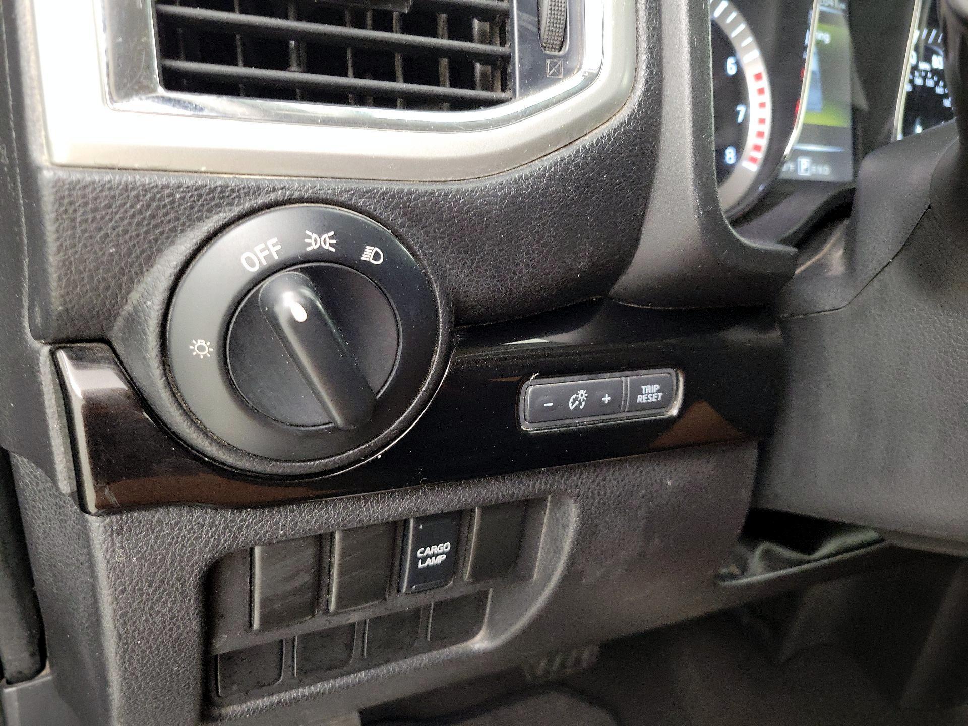 Thumbnail: 2017 Nissan Titan - 13