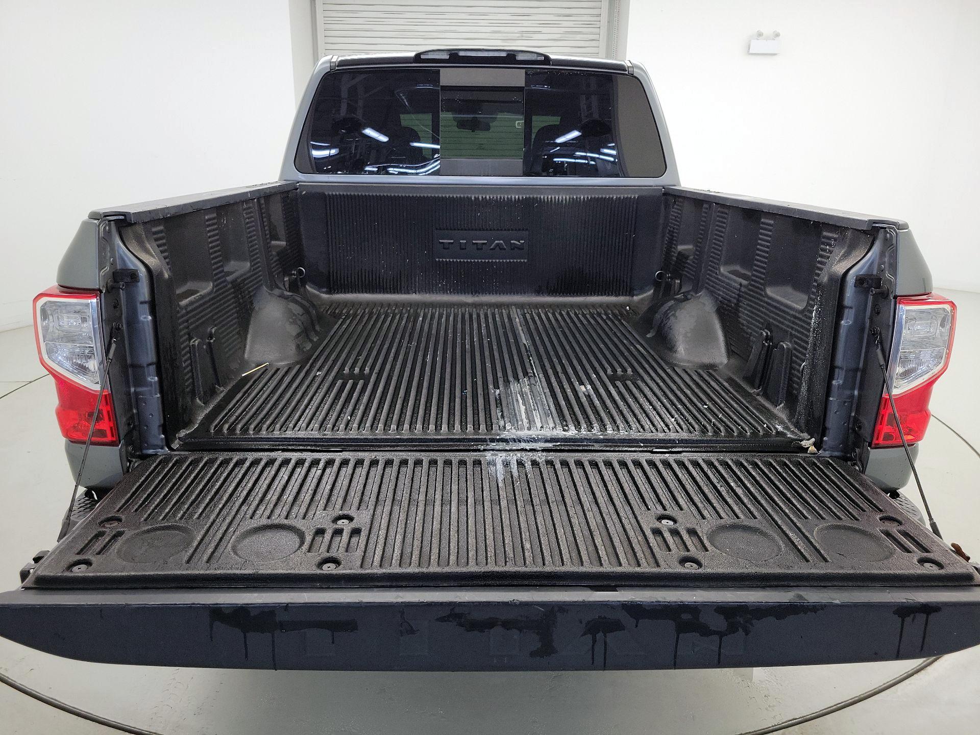 Thumbnail: 2017 Nissan Titan - 19