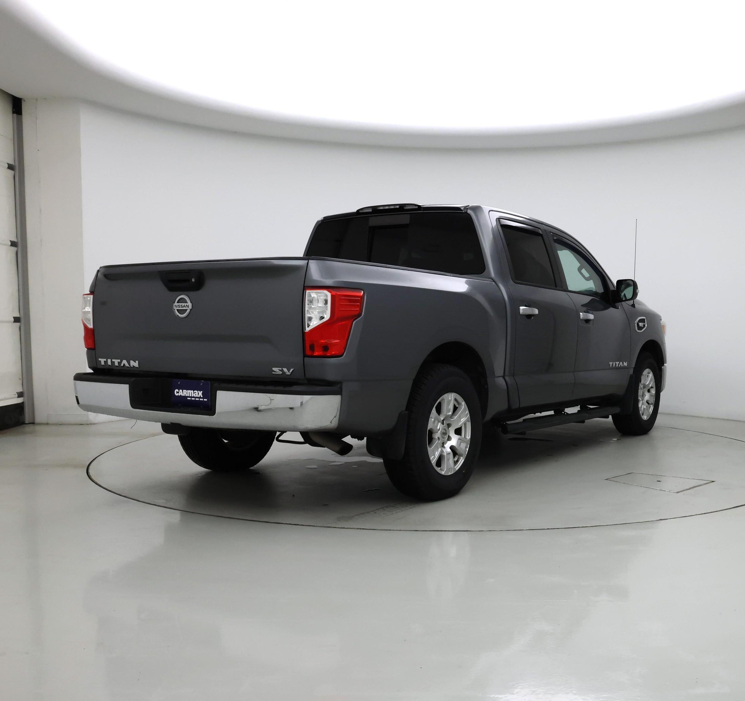 Thumbnail: 2017 Nissan Titan - 8