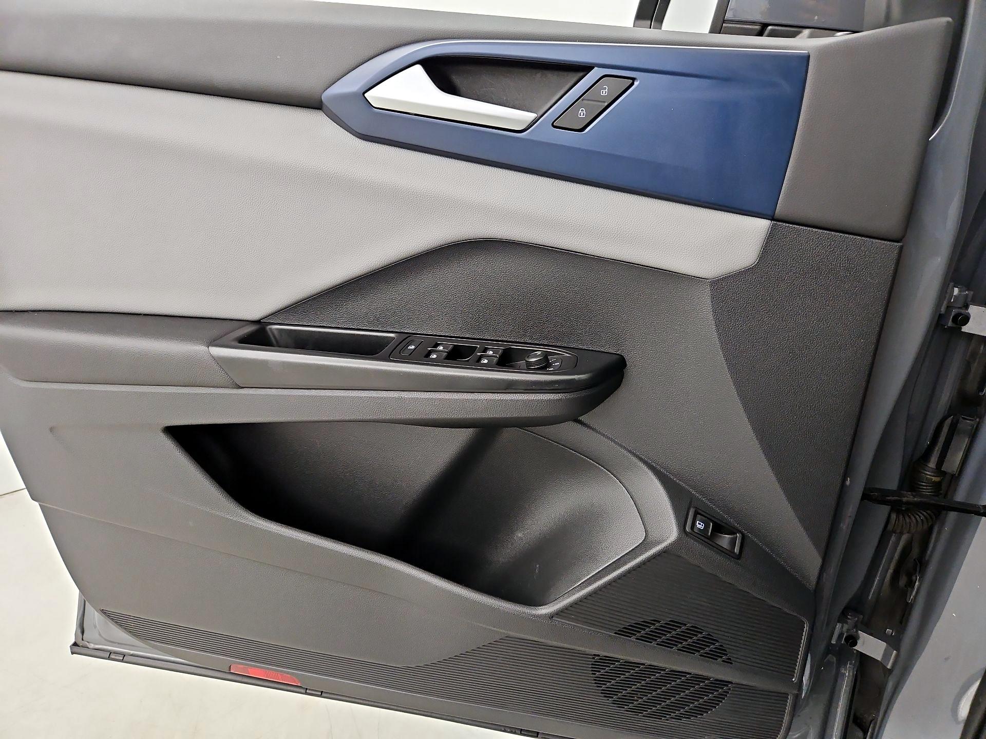 Thumbnail: 2022 Volkswagen Taos - 12