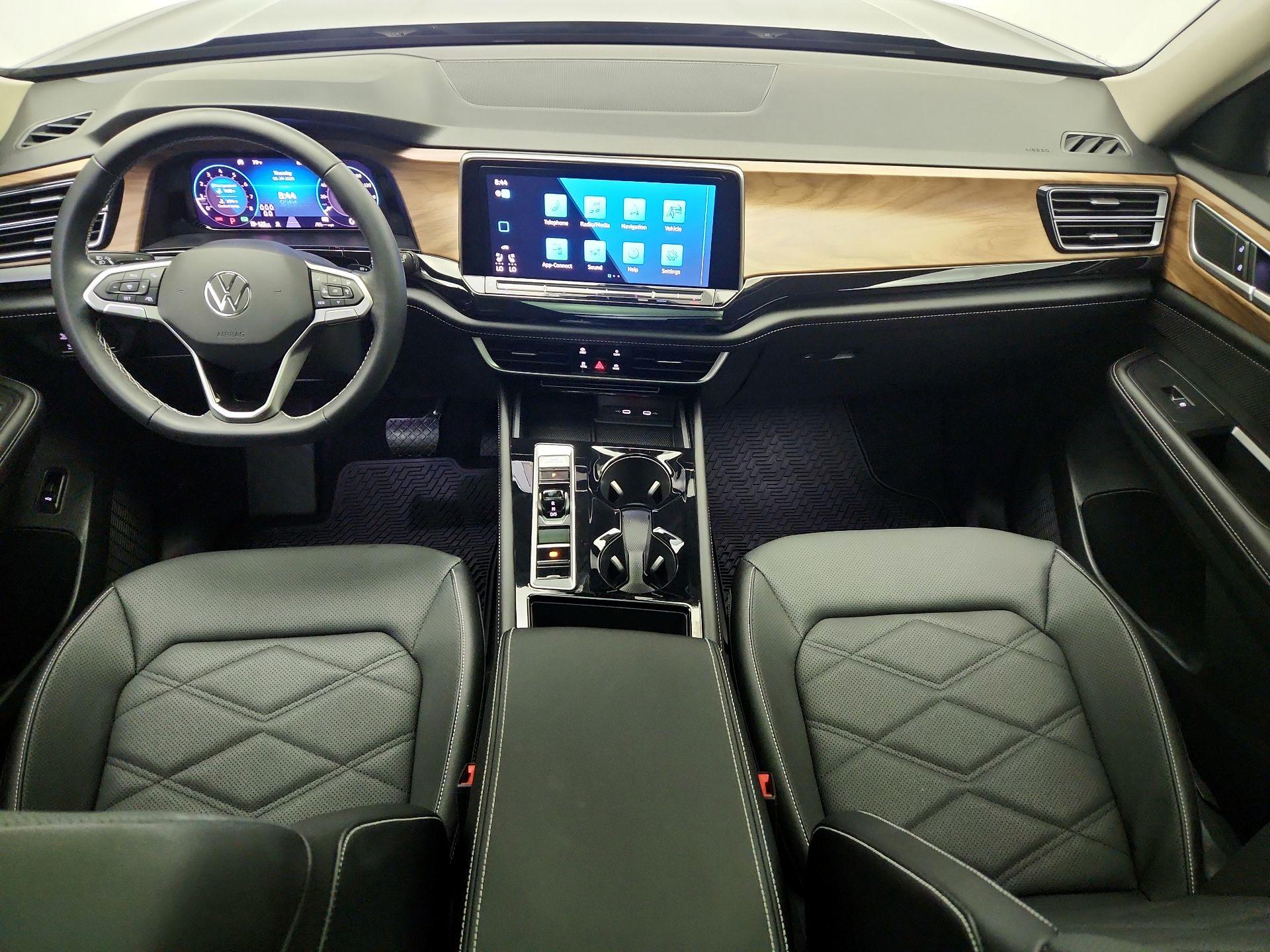 Thumbnail: 2024 Volkswagen Atlas - 9