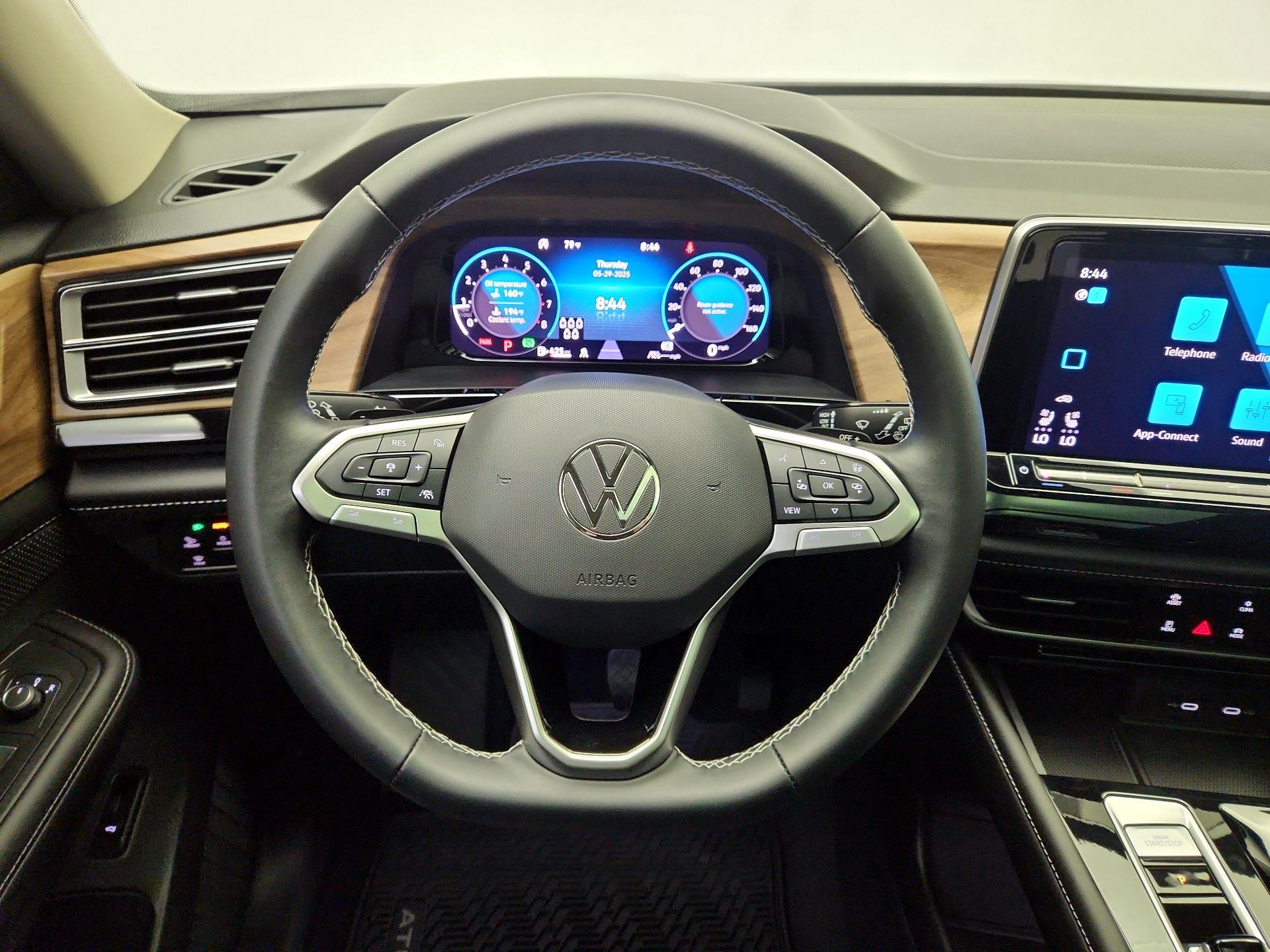 Thumbnail: 2024 Volkswagen Atlas - 10