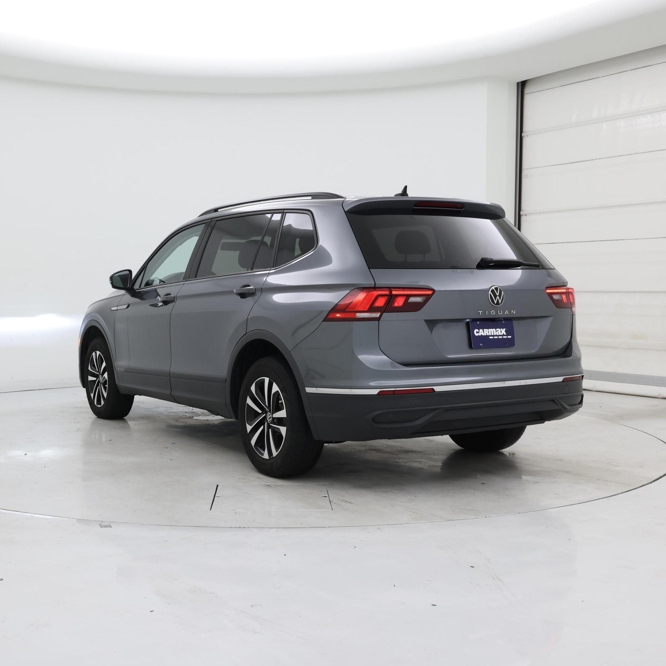 Thumbnail: 2022 Volkswagen Tiguan - 2