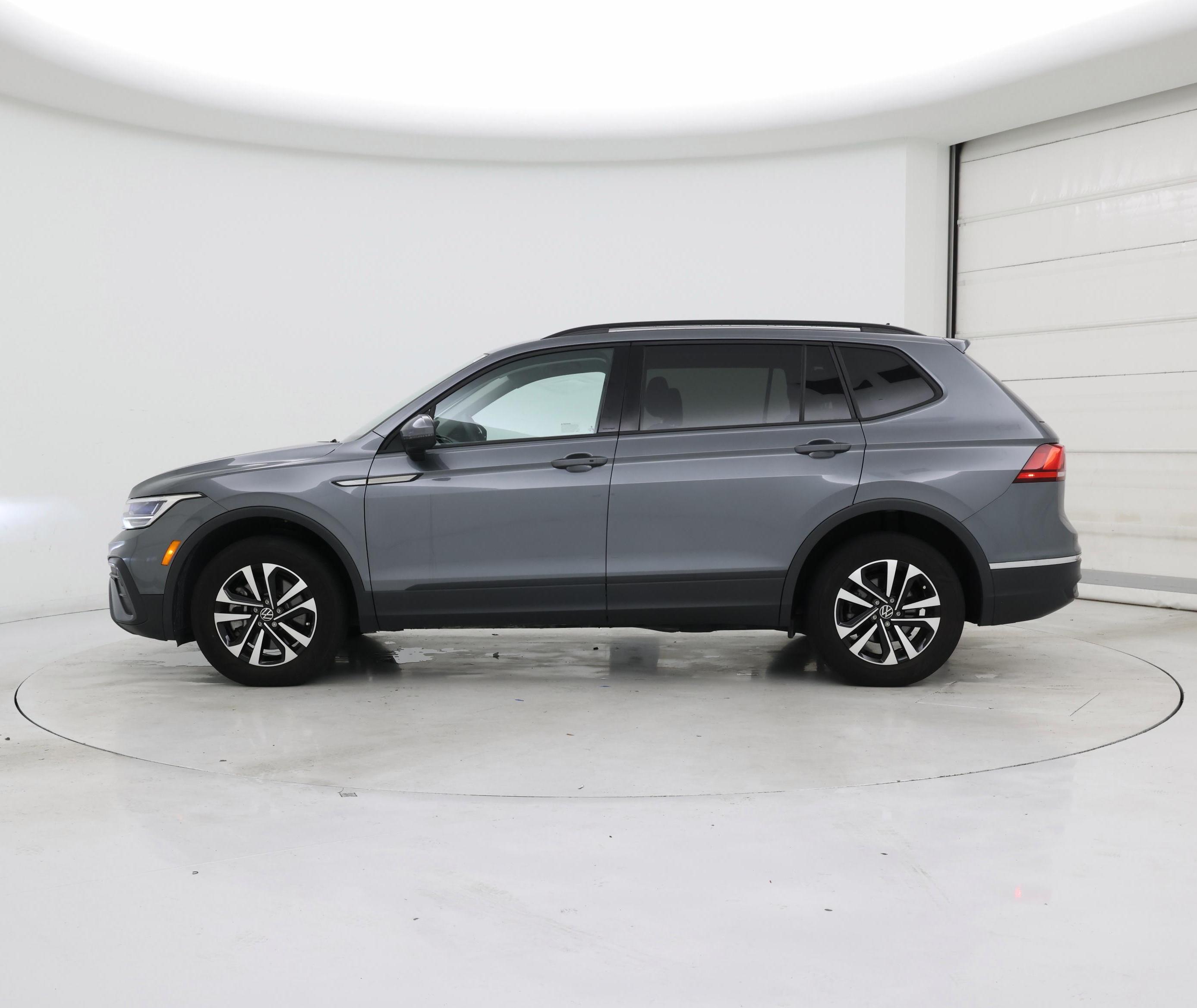 Thumbnail: 2022 Volkswagen Tiguan - 3