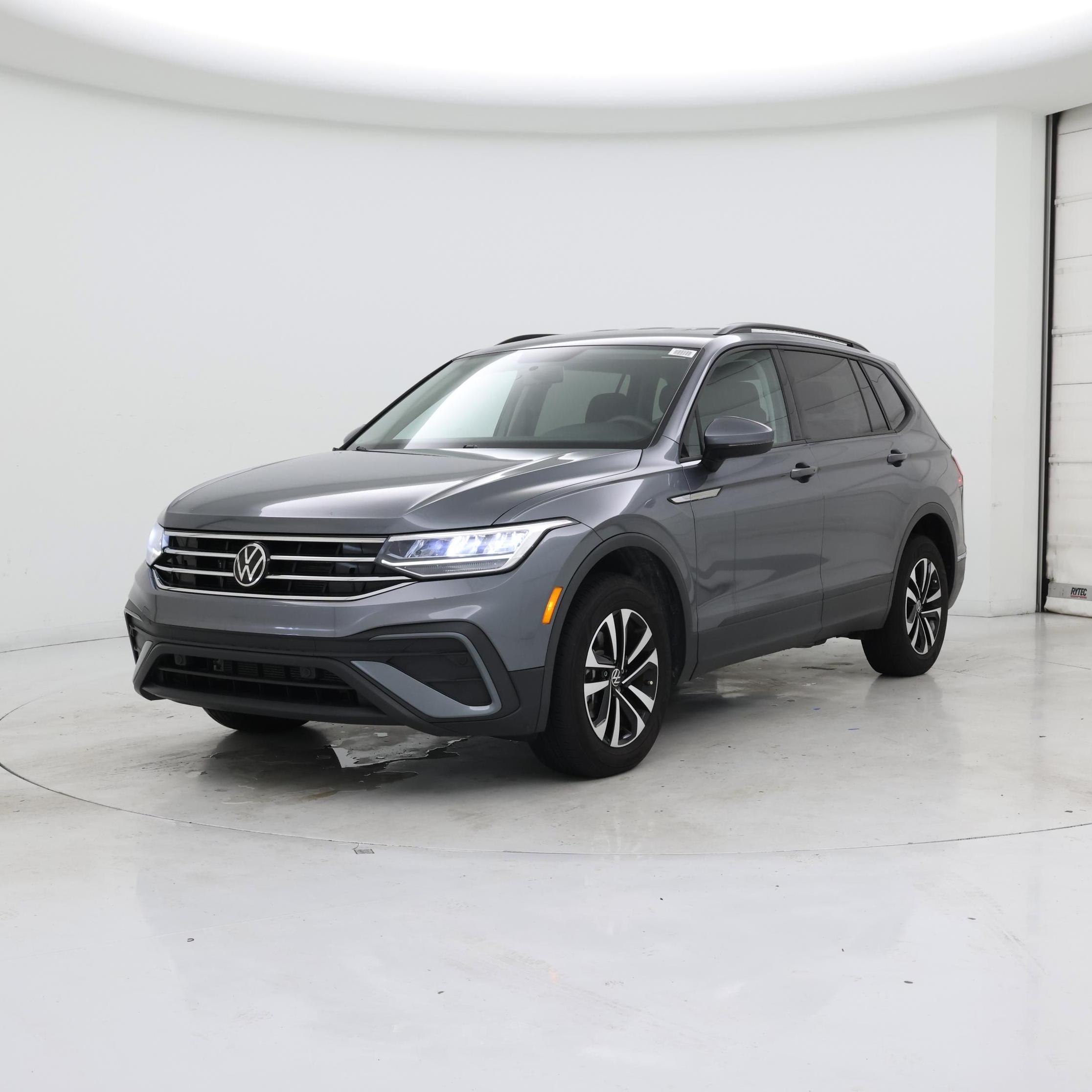 Thumbnail: 2022 Volkswagen Tiguan - 4