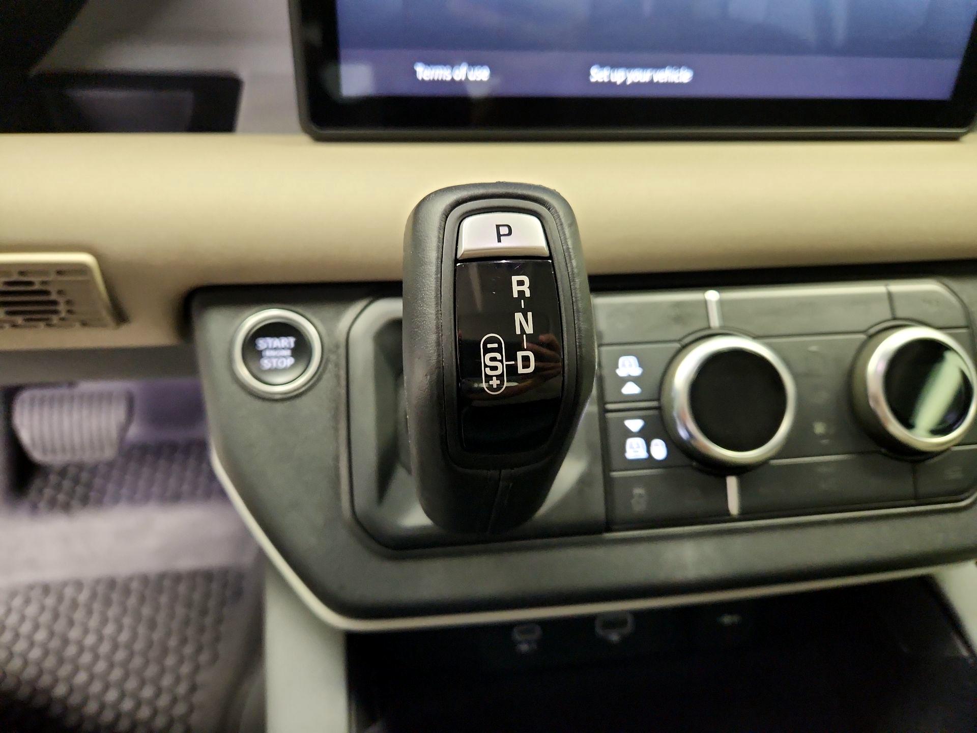 Thumbnail: 2020 Land Rover Defender - 18
