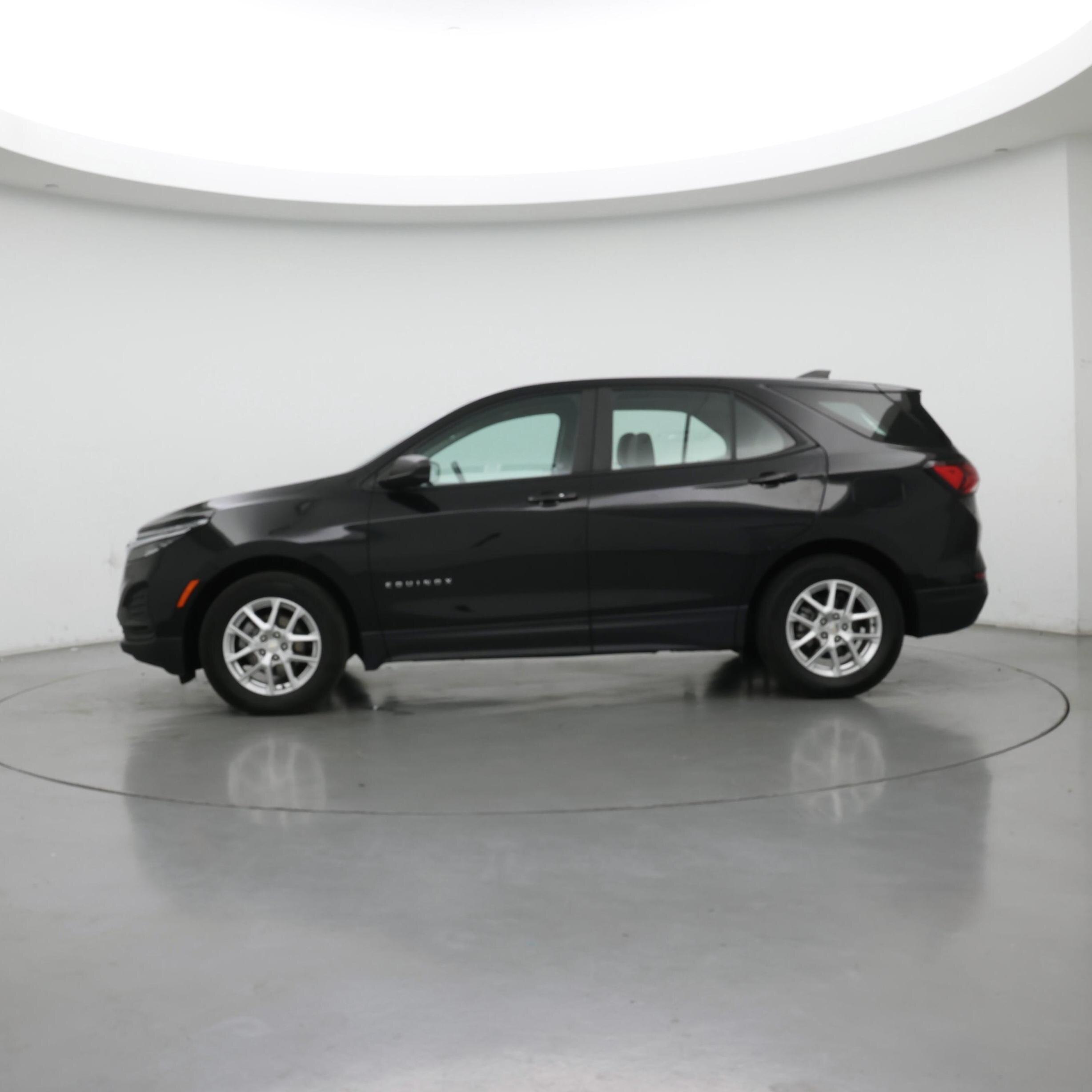 Thumbnail: 2023 Chevrolet Equinox - 3