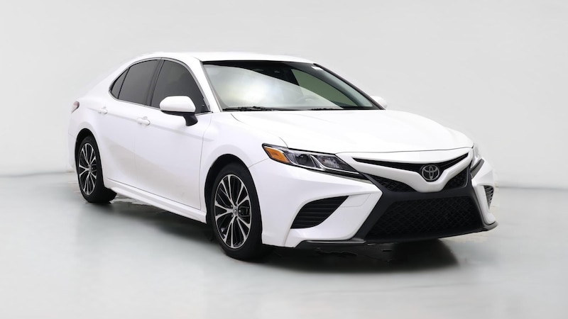 2018 Toyota Camry SE Hero Image